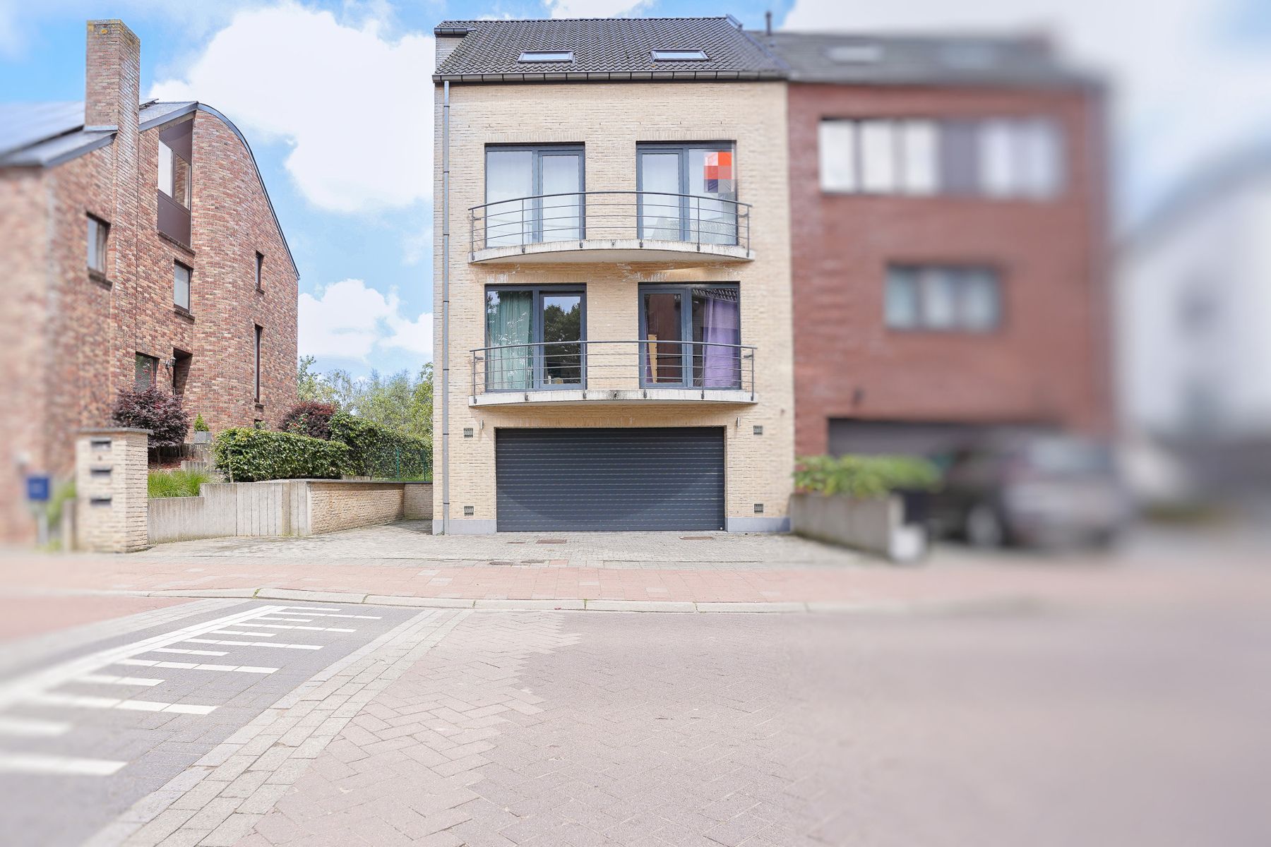 Centraal gelegen duplex appartement met garage, autostaanplaats én kelder te Merchtem foto 2