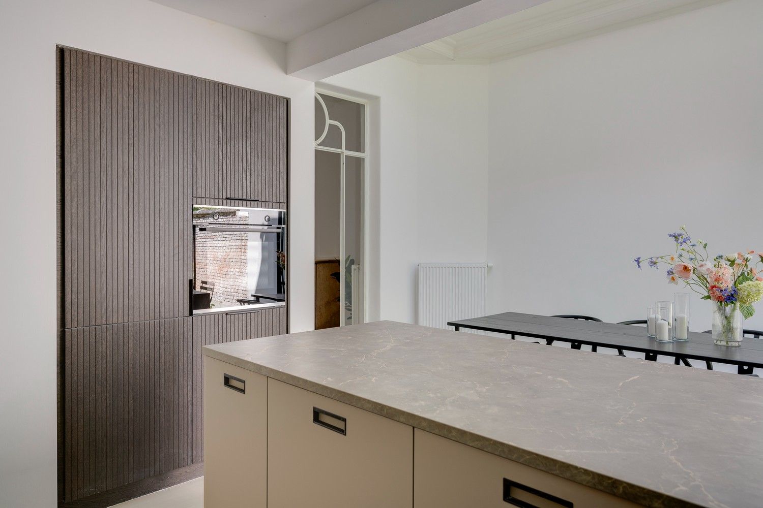 Karaktervol herenhuis met 6 slaapkamers, stadstuin en hoogwaardige afwerking foto 10