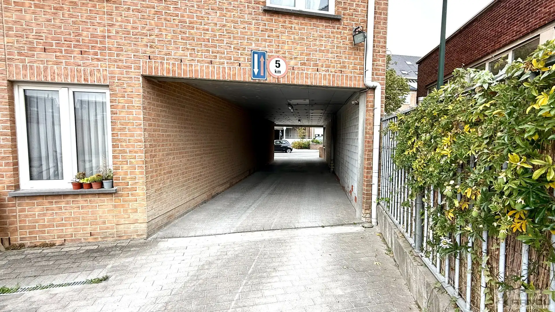 Verzorgd 2-slaapkamerappartement met autostandplaats op toplocatie in Deinze foto 23