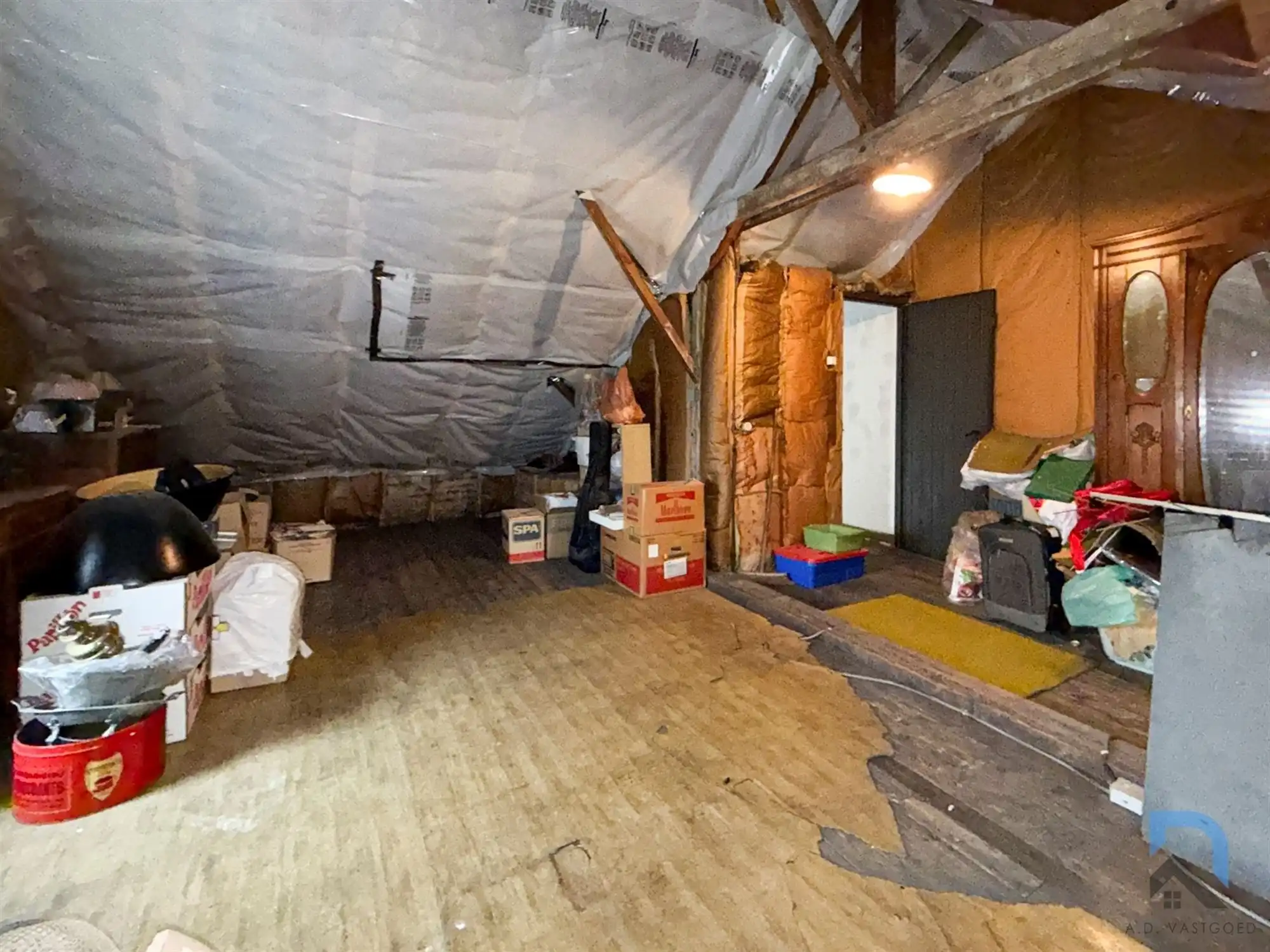 Woning op toplocatie met grote tuin foto 16