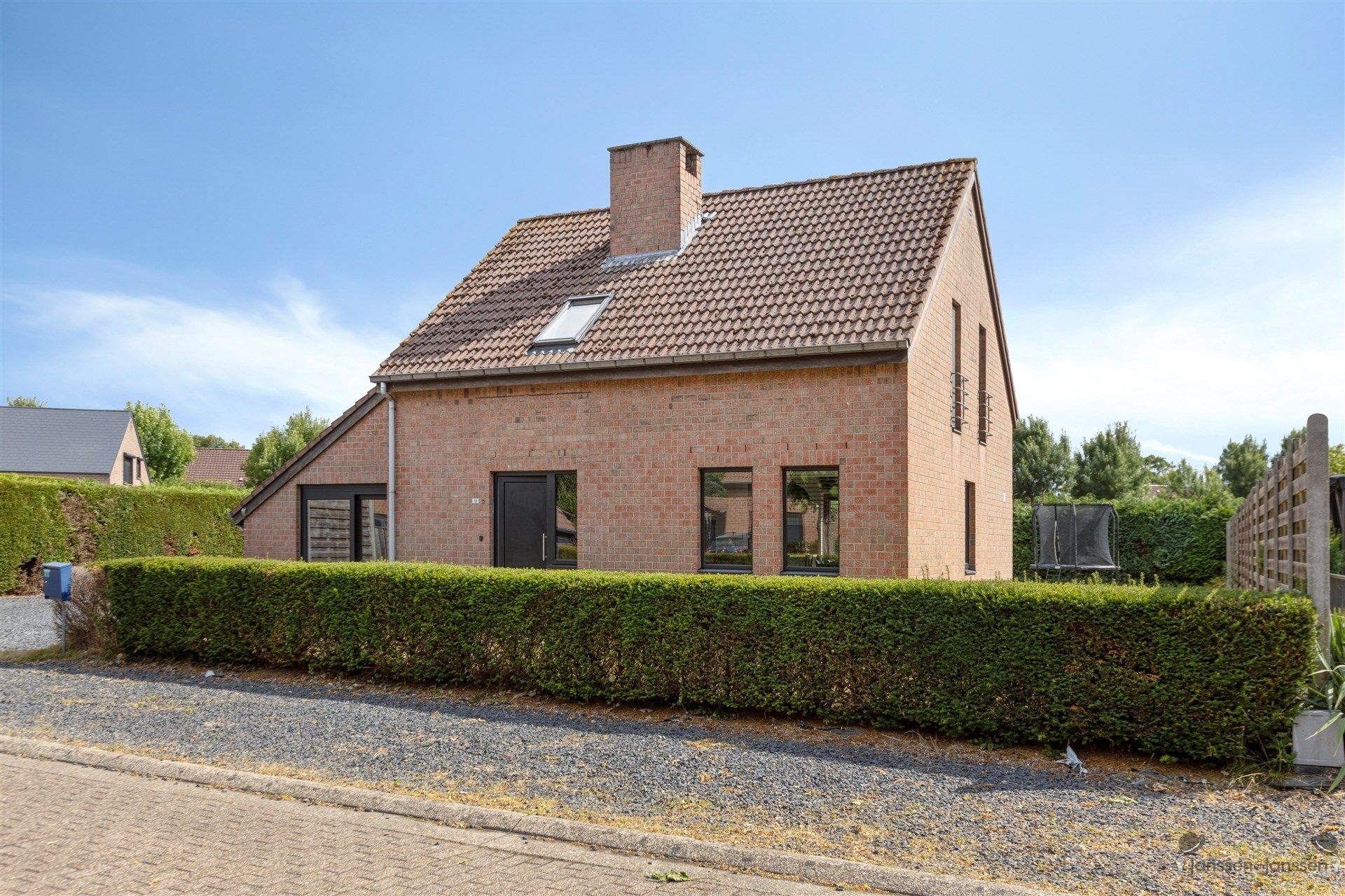 Instapklaar wonen met zonnige tuin in Hechtel-Eksel foto 26