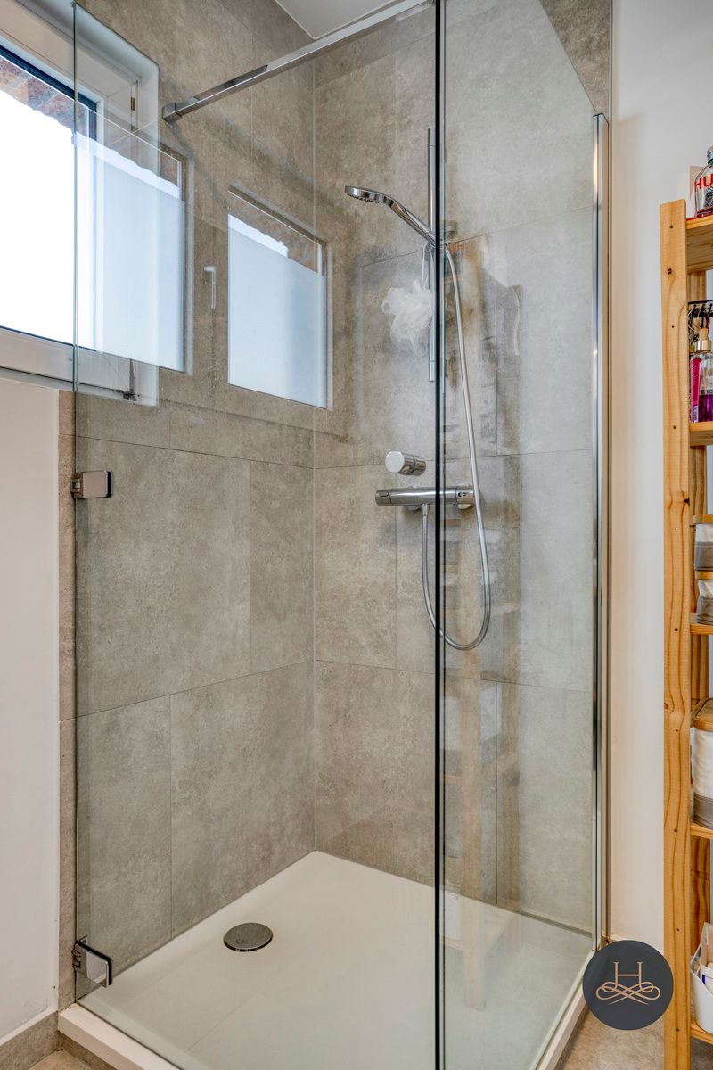 Charmante, volledig gerenoveerde & ruime woning met voortuin foto 18