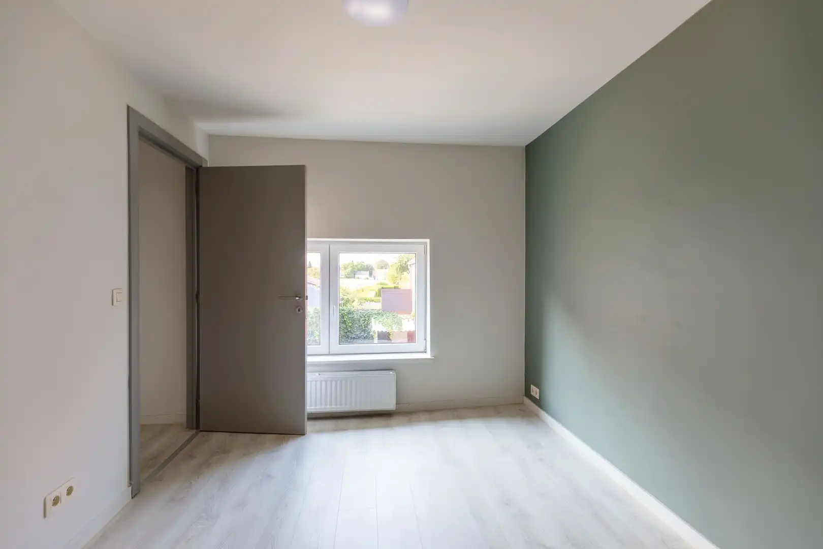 Grote dorpswoning helemaal opgefrist foto 22