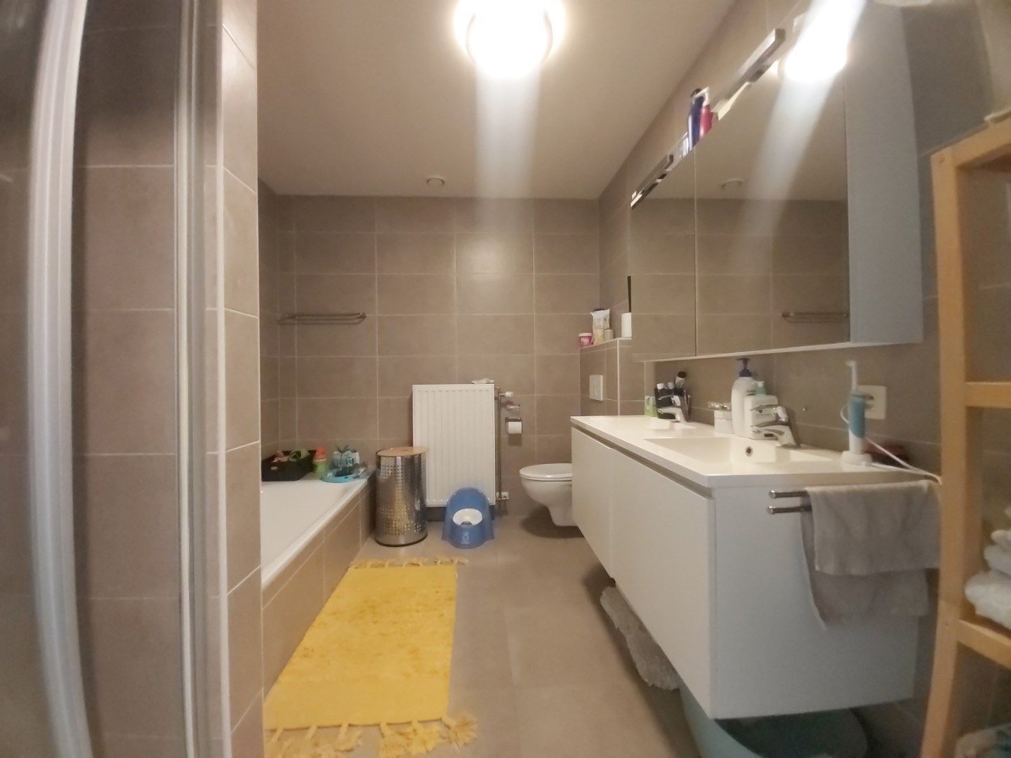 Instapklaar duplex-appartement met 2 slaapkamers foto 11