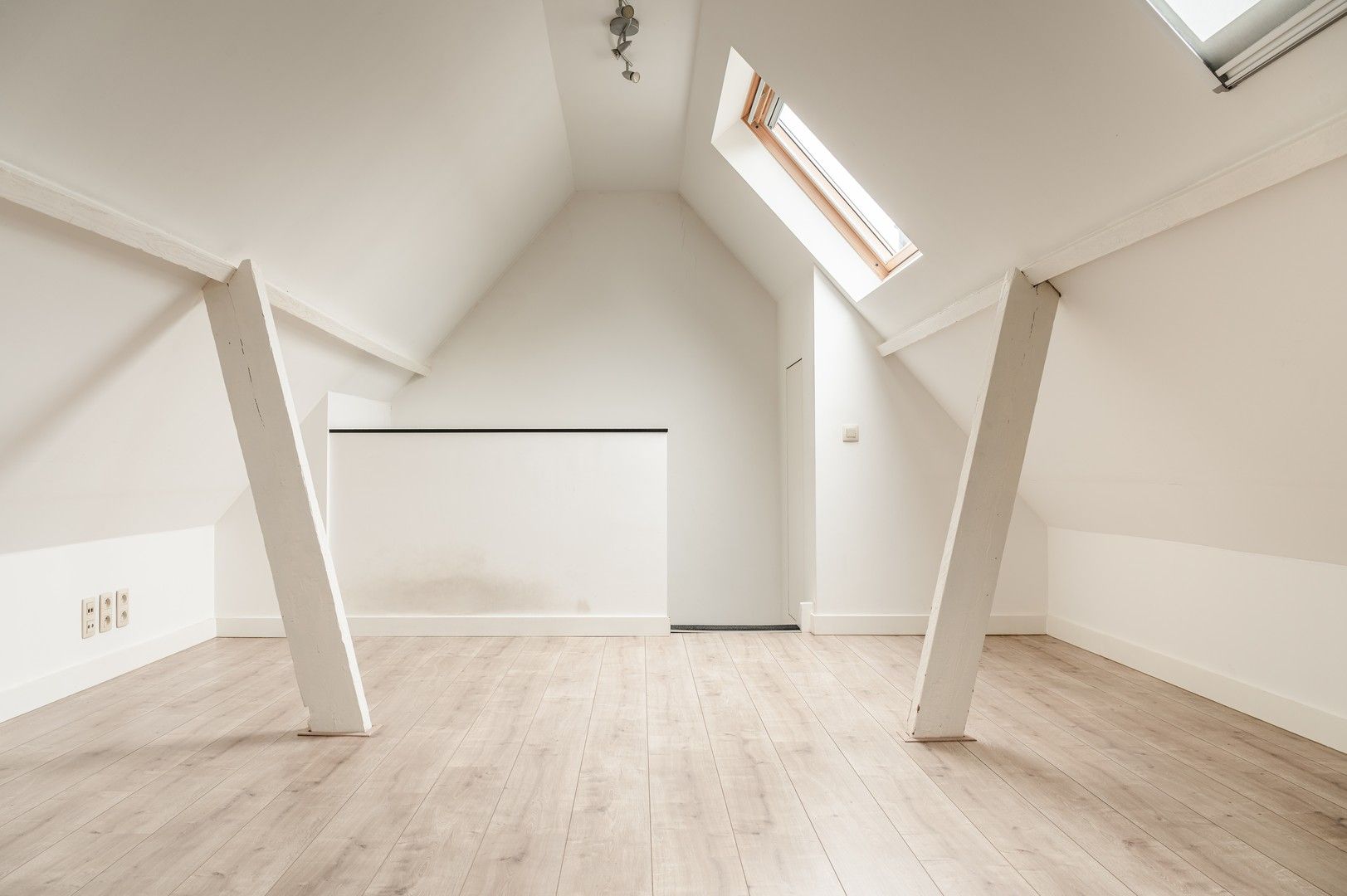 Stijlvolle, ruime gezinswoning met 5 slaapkamers op topligging foto 21