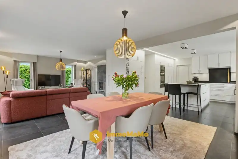 ZEER PRAKTISCHE EN RUIME WONING MET 6 SLAAPKAMERS TE KOOP foto 4