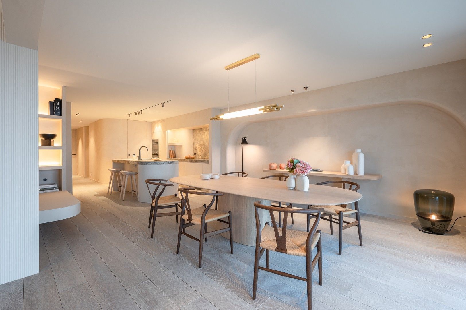 Uitzonderlijk appartement met frontaal zeezicht tussen het Albertplein, de Kustlaan en de wandeldijk. foto 8
