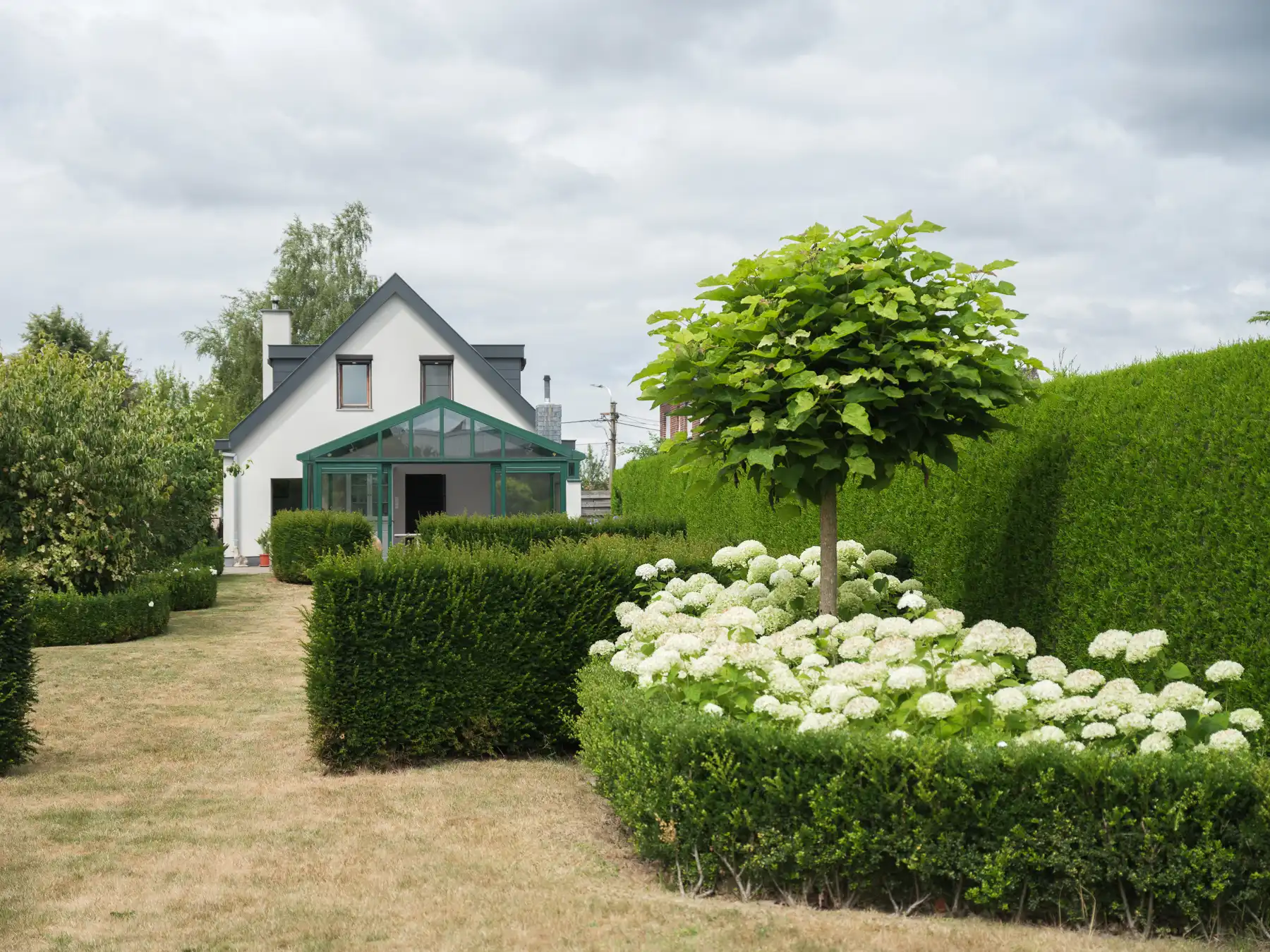 Instapklare woning met prachtige tuin foto {{pictureIndex}}
