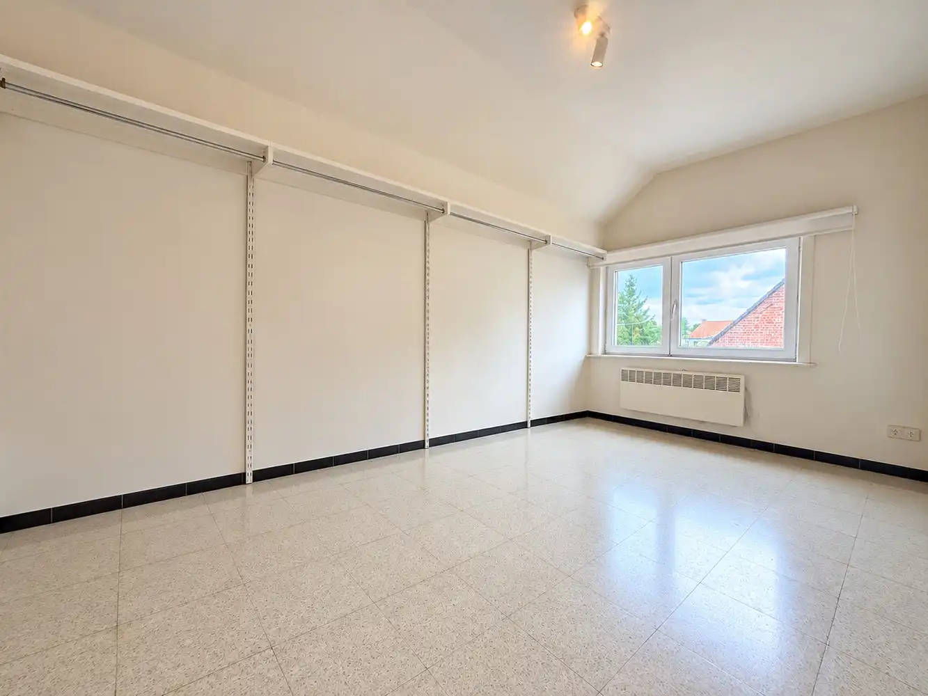 Ruime woning met 3 slaapkamers, tuin in Ichtegem foto 7