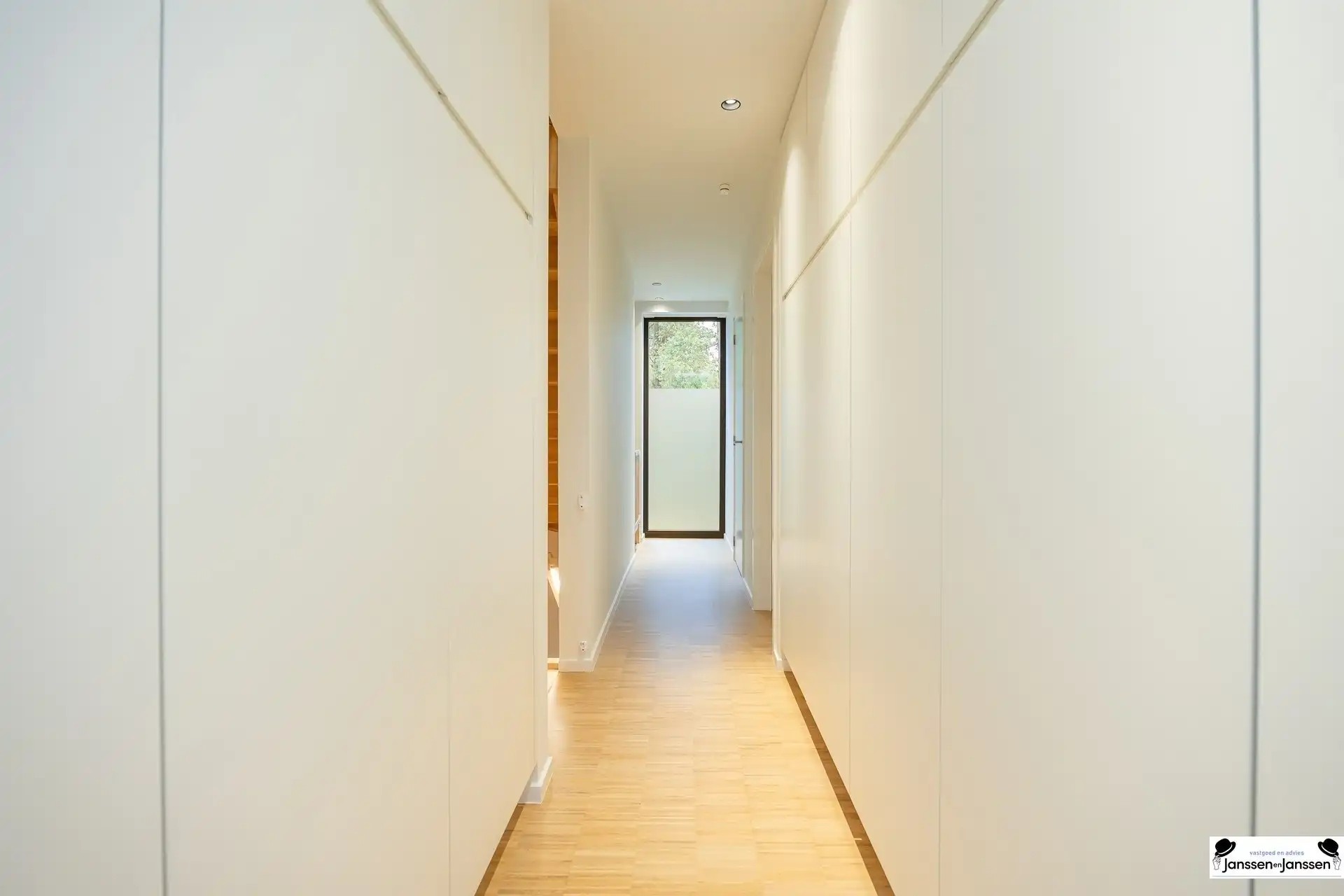 Moderne energiezuinige woning met hoogwaardige afwerking foto 15