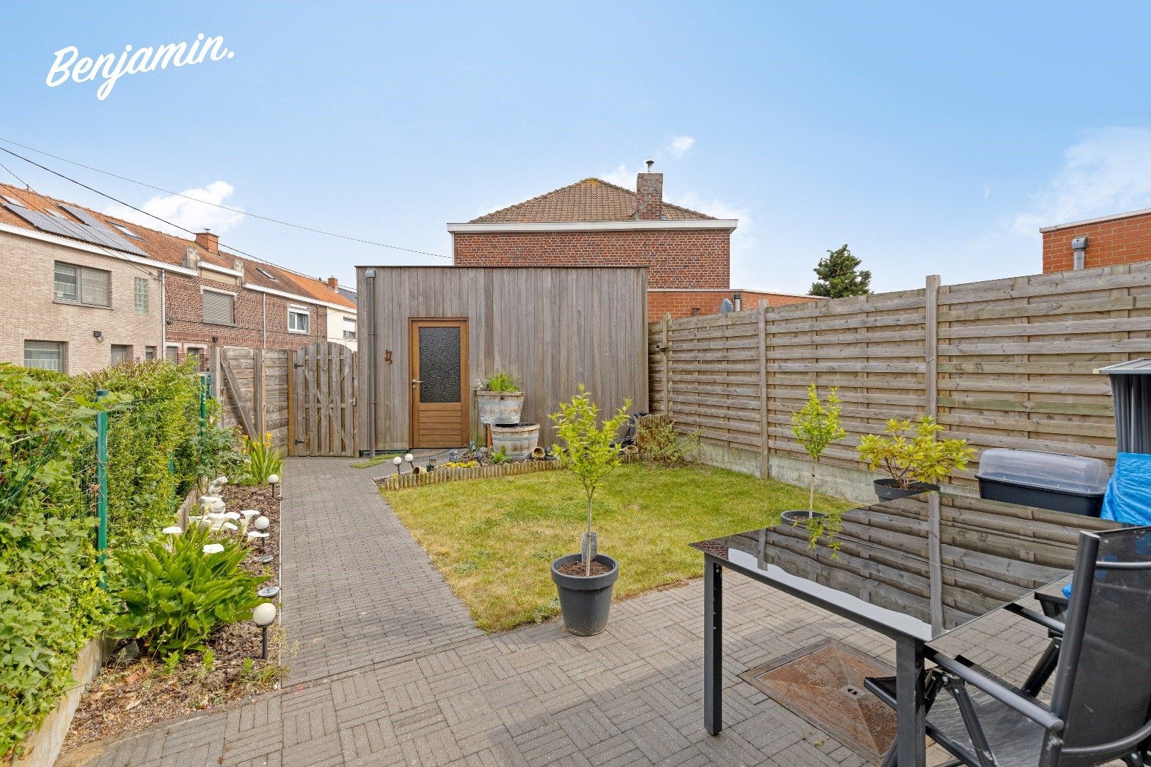 Kwalitatief gerenoveerde rijwoning met tuin, terras en 3 slaapkamers in Menen - gerenoveerd in 2013, EPC label C en 2 badkamers. foto 7