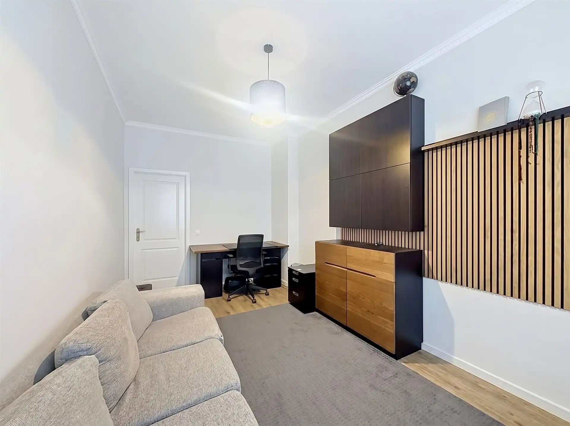 Prachtige instapklare woning met 6 slaapkamers en 2 badkamers! foto 12