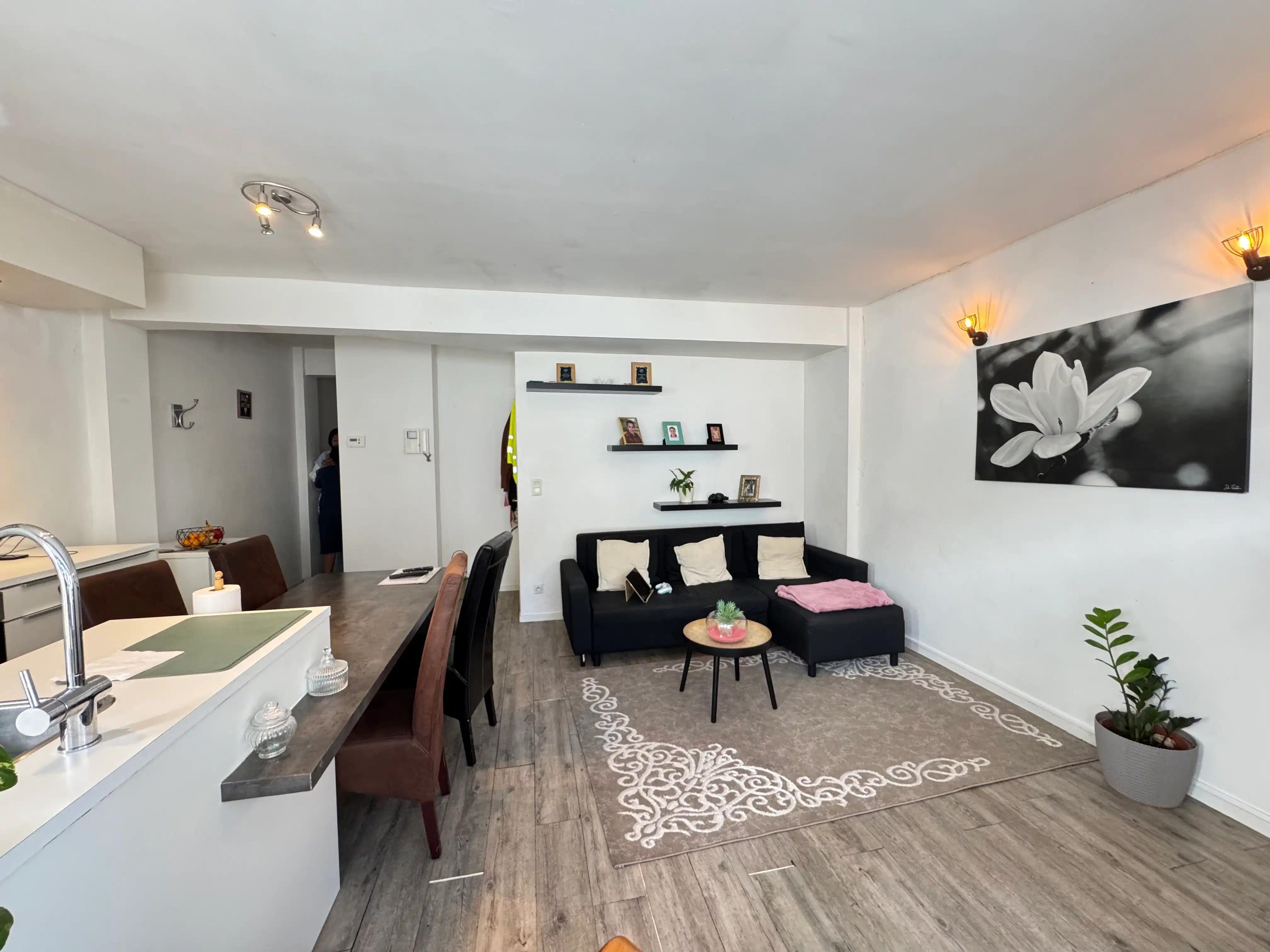 Opbrengsteigendom / appartement op centrale locatie foto 5