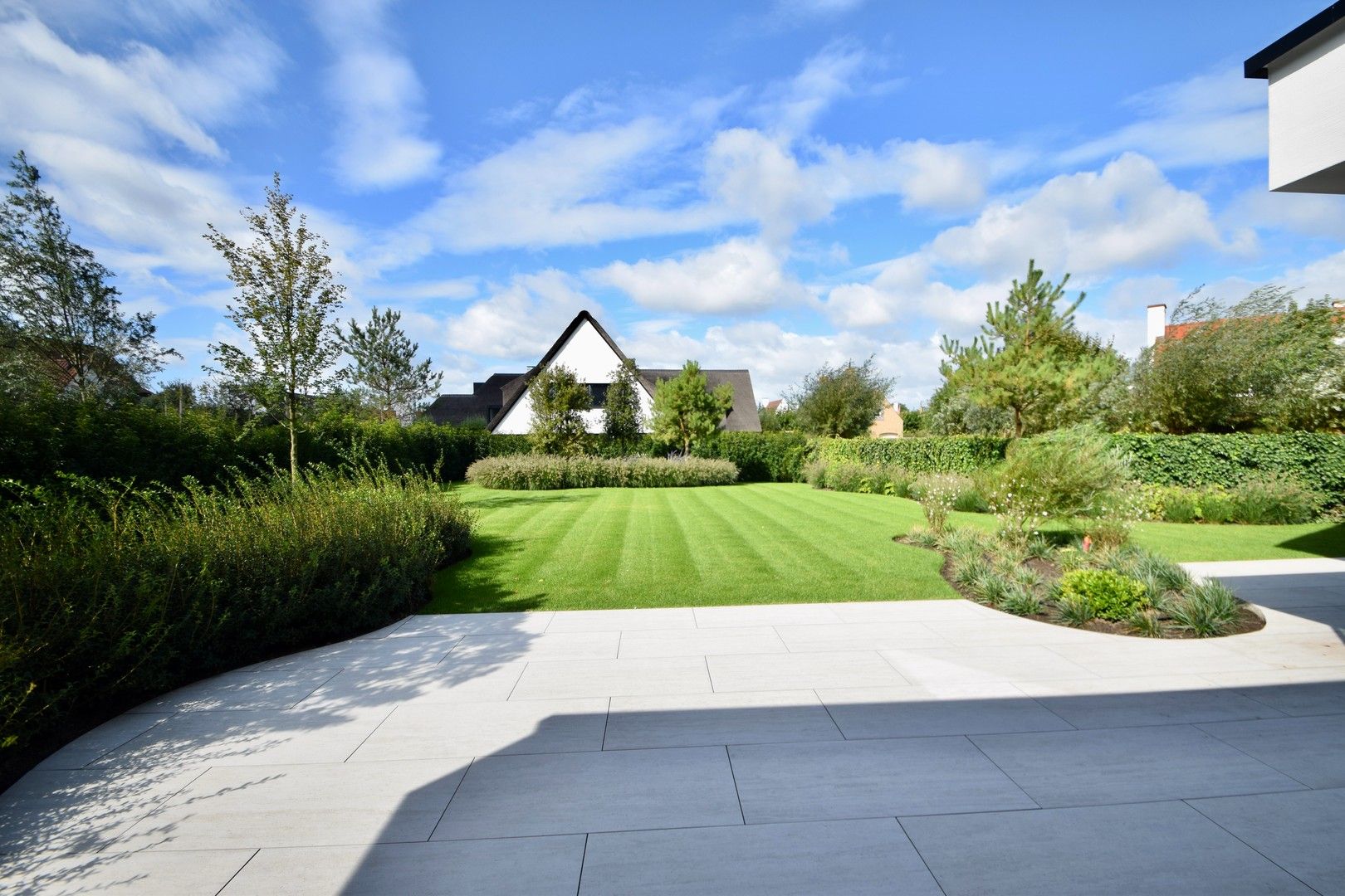 Luxueuze nieuwbouwvilla gelegen aan de rand van het Zoute, op slechts enkele minuten van de zee en het strand. foto 8