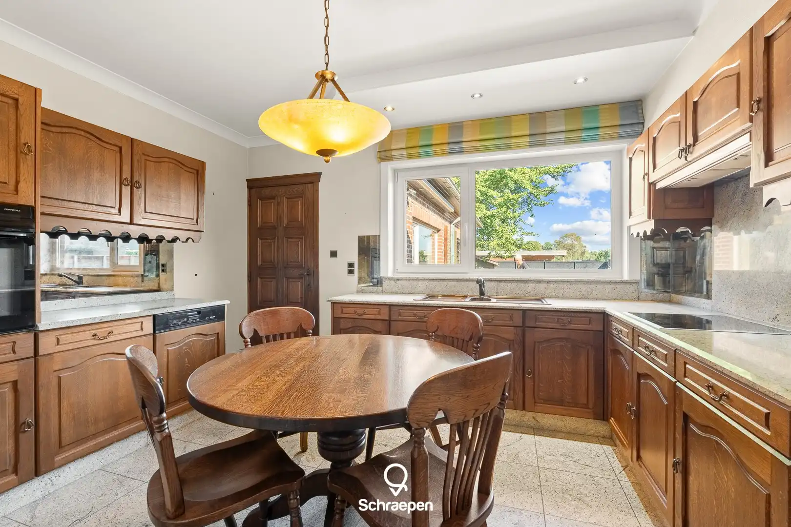 Ruime gelijkvloerse woning (232 m²) op breed perceel van 9 are op Ten Eikenen! foto 3