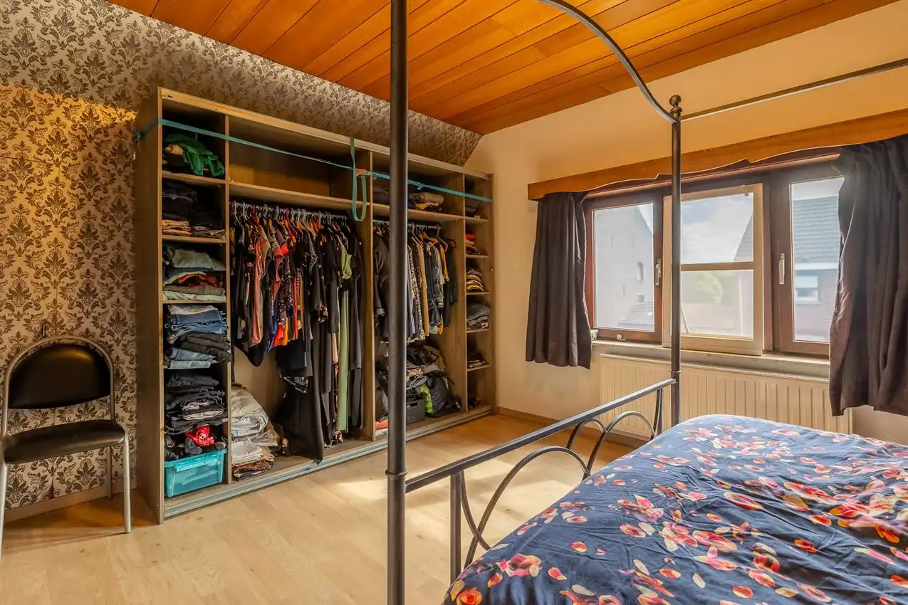 Mooie, ruime villawoning met leuke tuin op rustige locatie foto 34