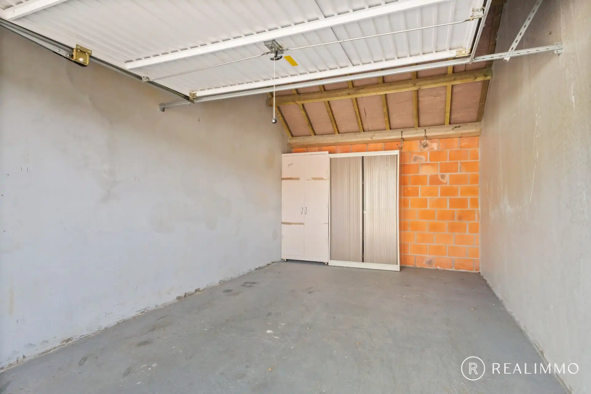 Recent appartement met 2 slaapkamers en garage foto 16