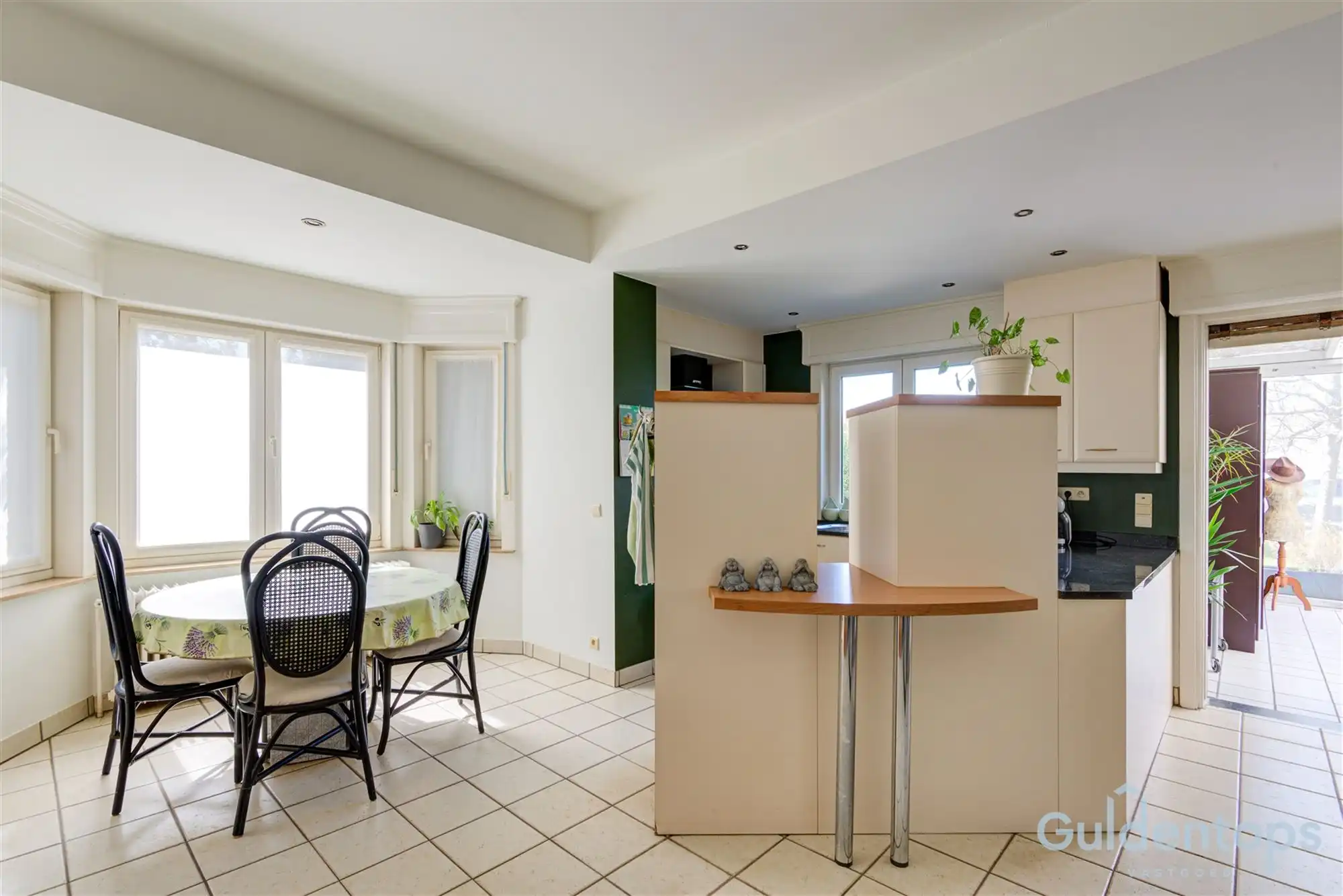 Vrijstaande woning met atelier op perceel van 1776m2 foto 18