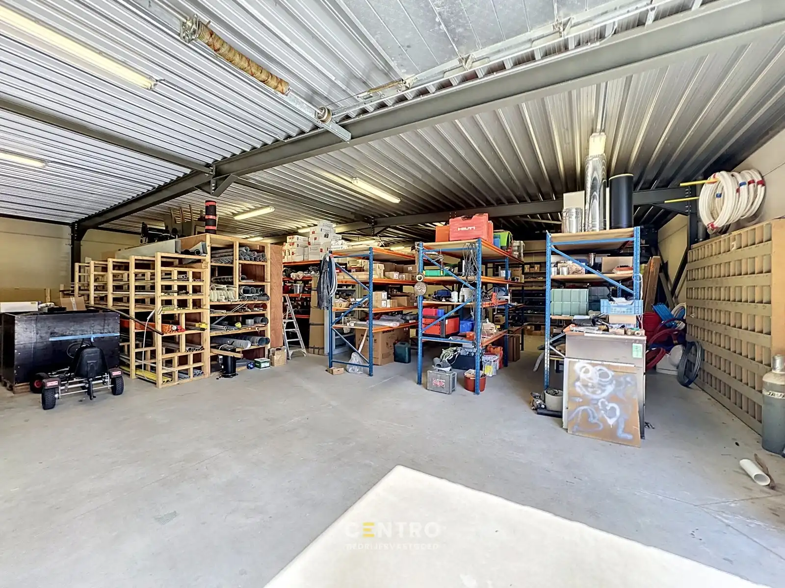 Bedrijfsgebouw met woonst te Wingene! foto 4