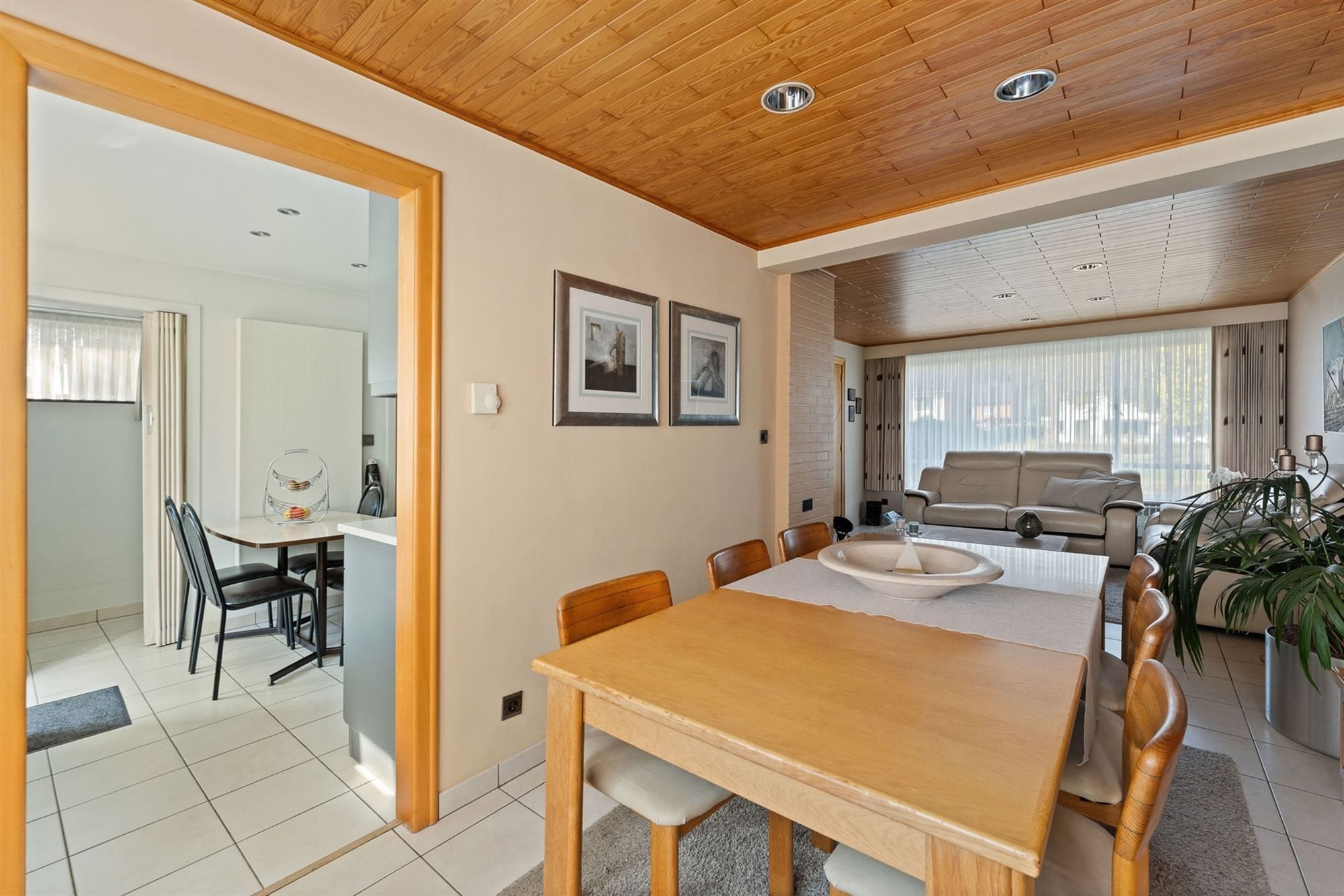 GOED ONDERHOUDEN WONING MET 3 SLAAPKAMERS OP EEN ZONNING GEORIËNTEERD PERCEEL TE PAAL foto 9