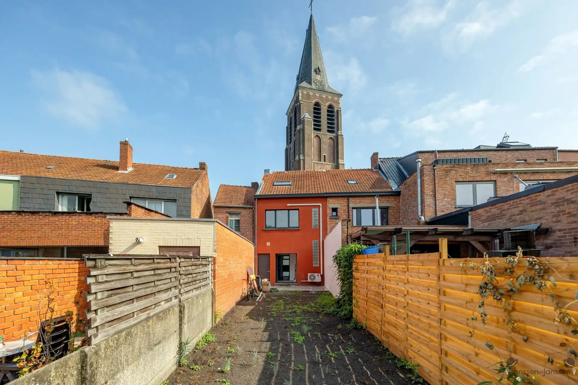 Karaktervolle, gerenoveerde woning met veelzijdige indeling tegenover de kerk van Brecht  foto 15