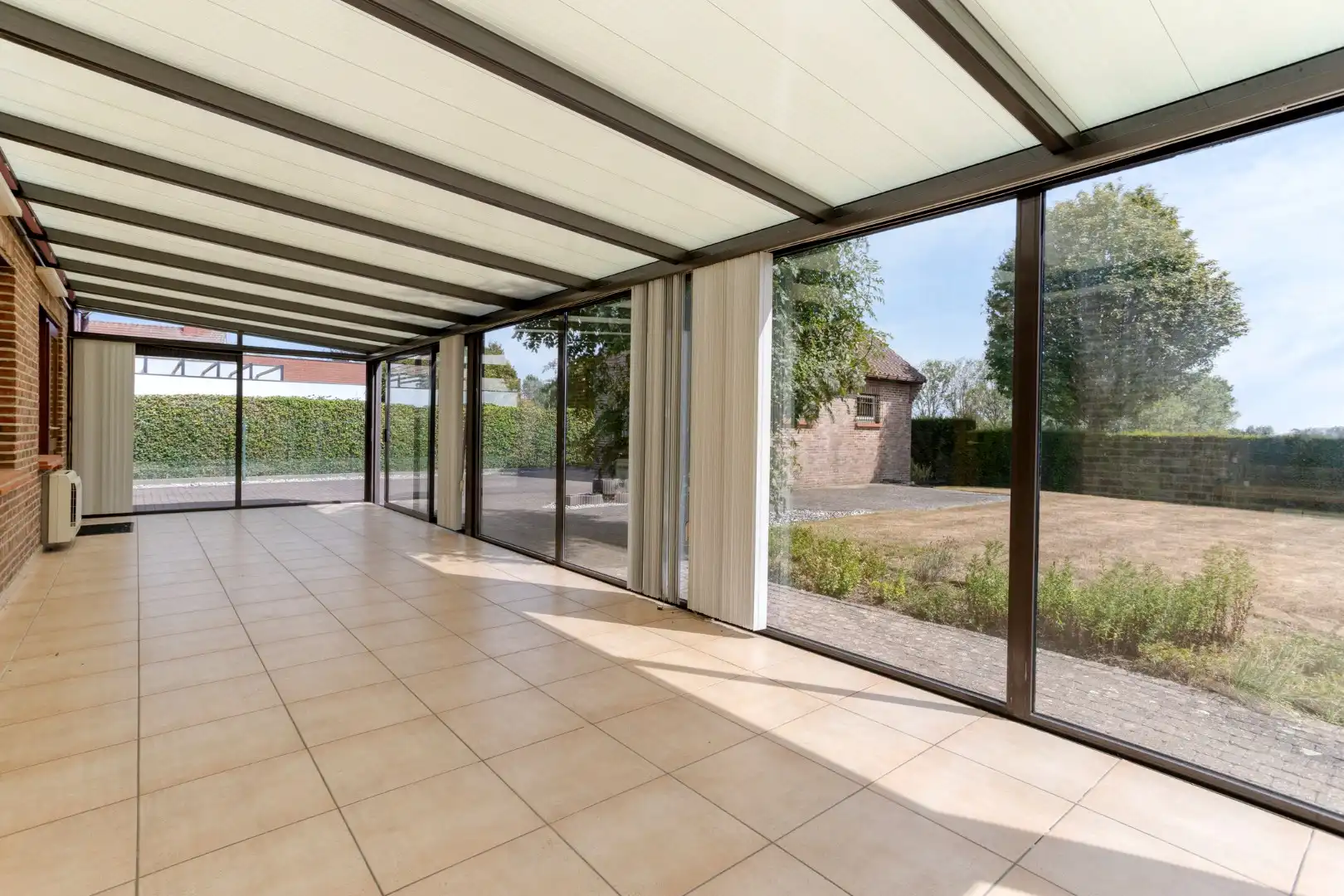 Degelijke villa in rustige buurt op 750 m²! foto 9
