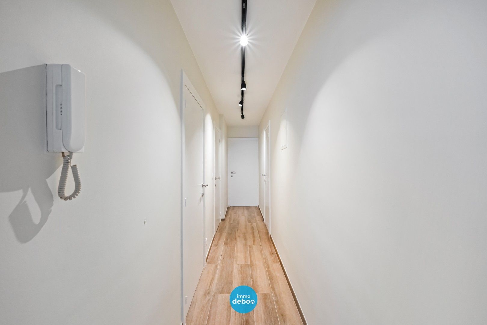 Gerenoveerd appartement met zonnig terras vlakbij centrum & zee foto 10