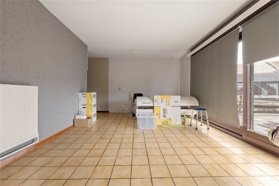 RUIM HANDELSPAND MET WOONST IN SINT-TRUIDEN foto 18