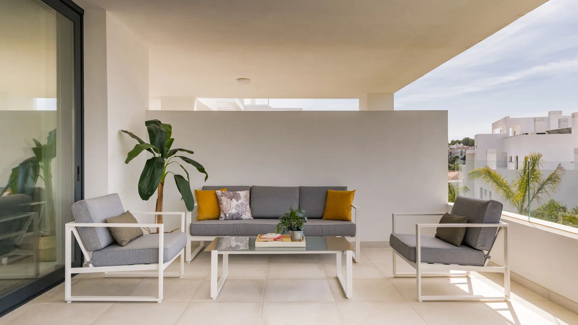 Modern appartement op toplocatie in Estepona - luxe wonen nabij alle faciliteiten foto 8