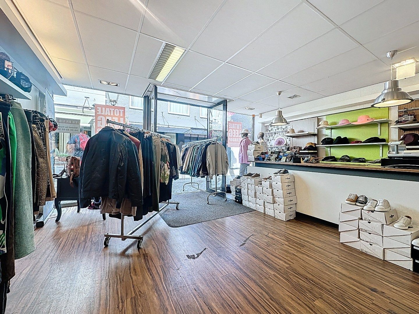 Te huur: Winkelpand met bovenwoning  foto 4