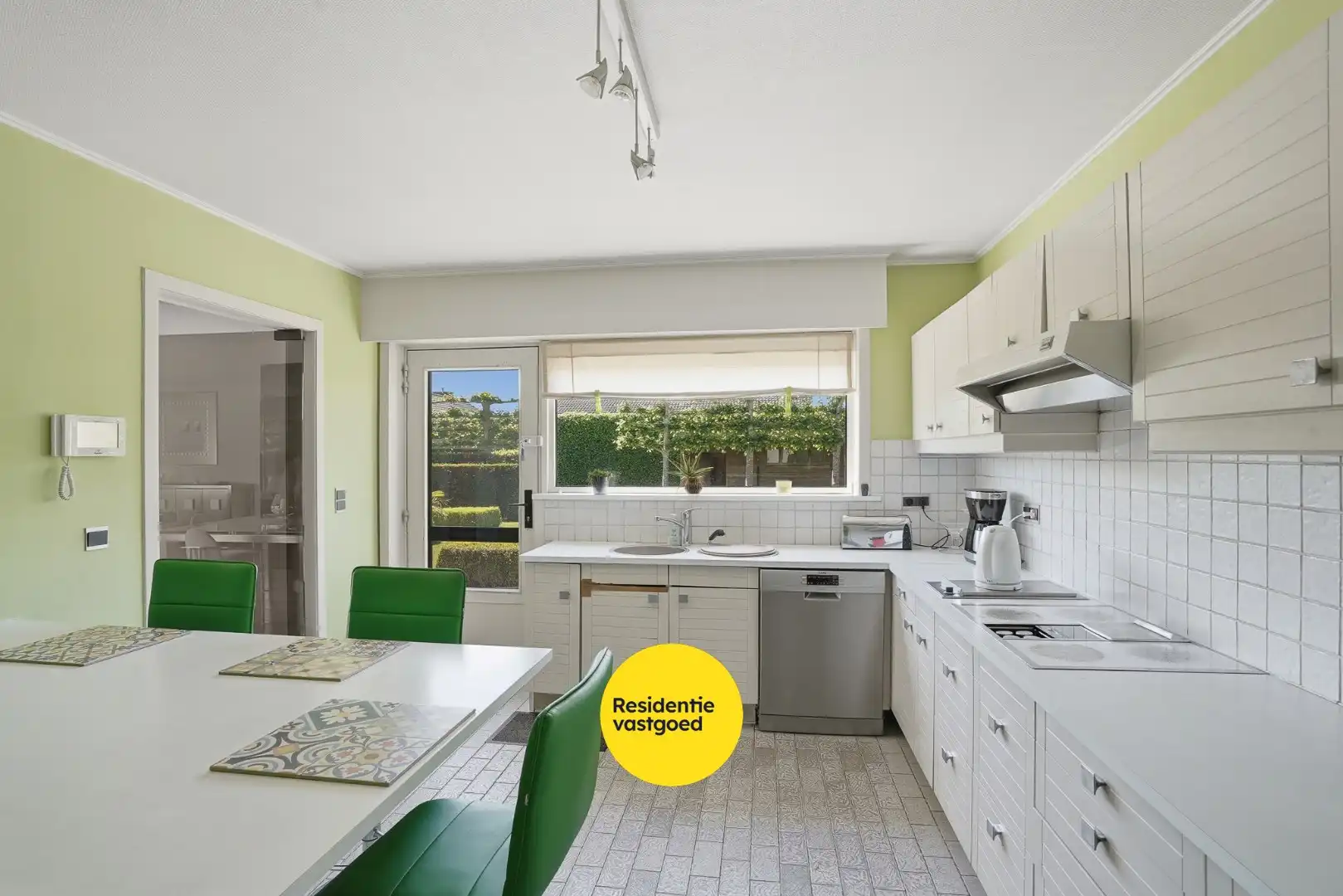 Alleenstaande woning met zonnige tuin op 980 m² foto 11