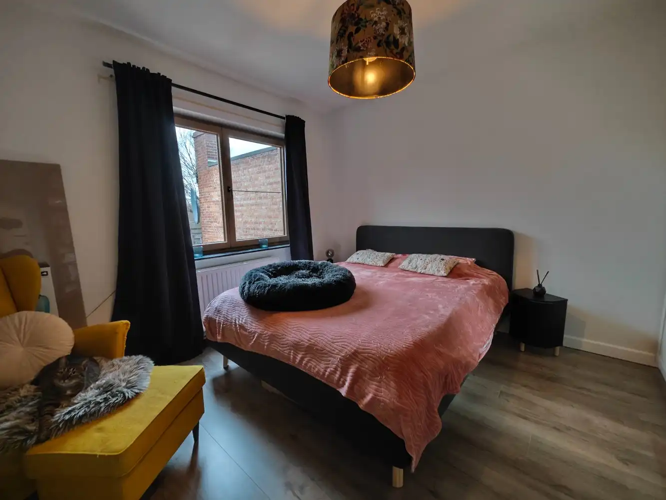 volledig gerenoveerde stadswoning met 4 slpks foto 20