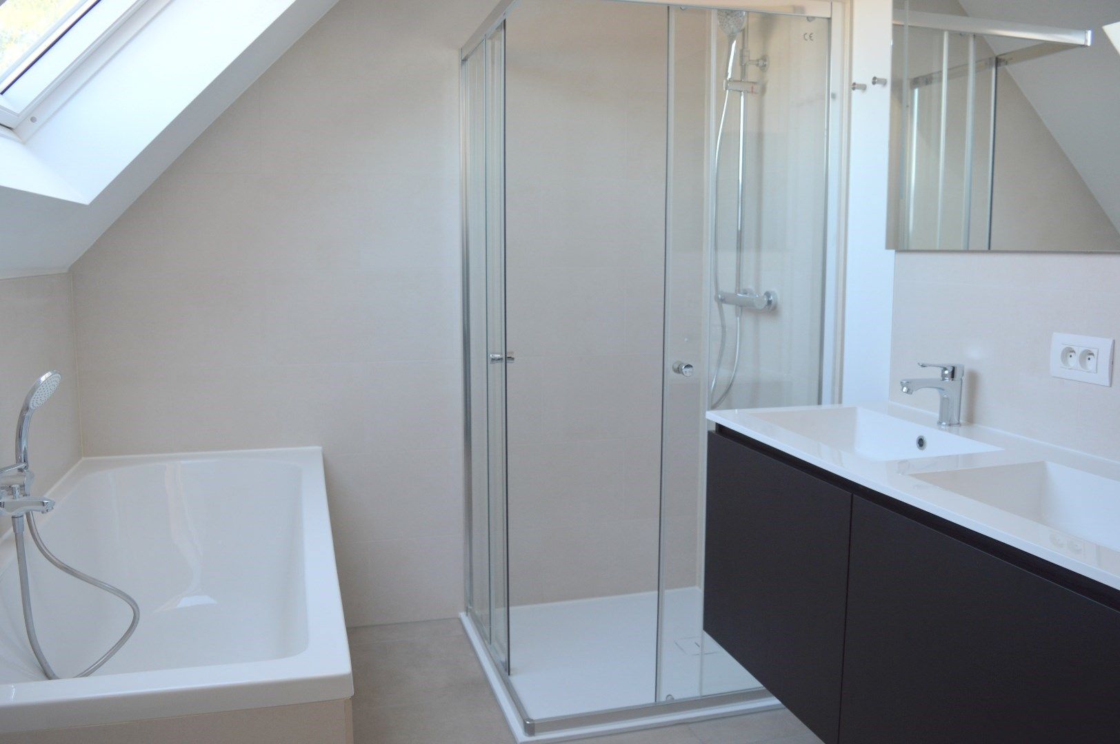 Nieuwbouwwoning te huur in Gullegem op een rustige en  kindvriendelijke locatie foto 7