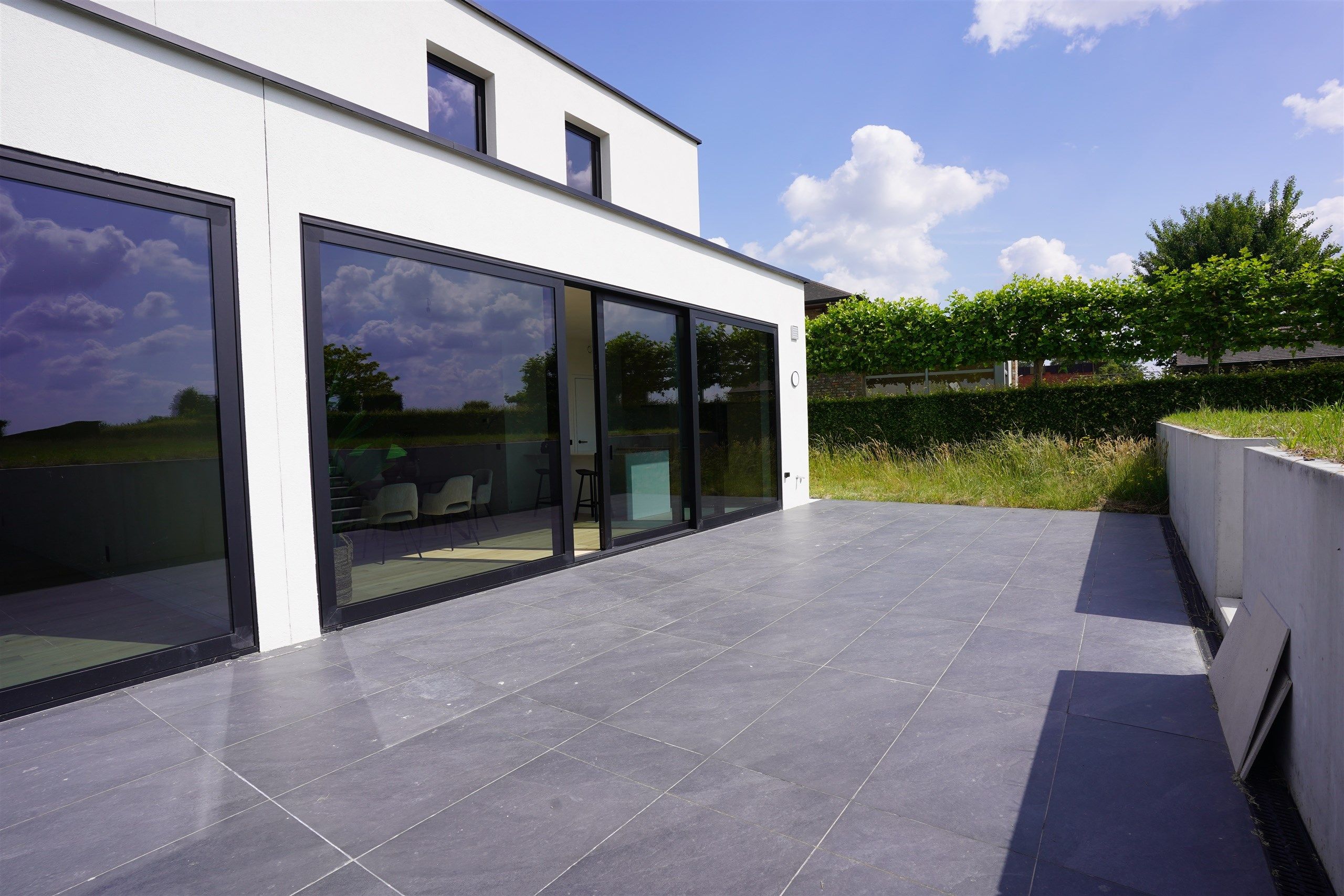 Halfopen NIEUWBOUW op 561 m² – Ruimte, Licht en Leefcomfort foto {{pictureIndex}}