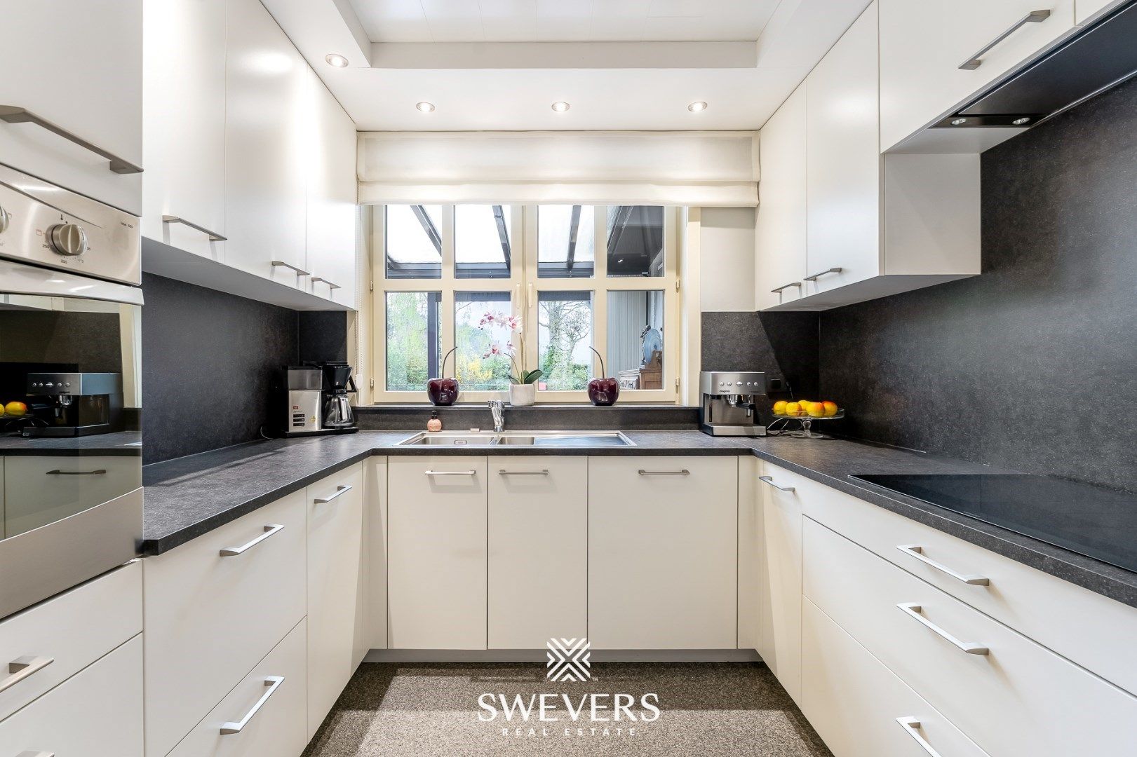 Instapklare woning met 5 slaapkamers op een zonnig perceel van 12a 50ca foto 11