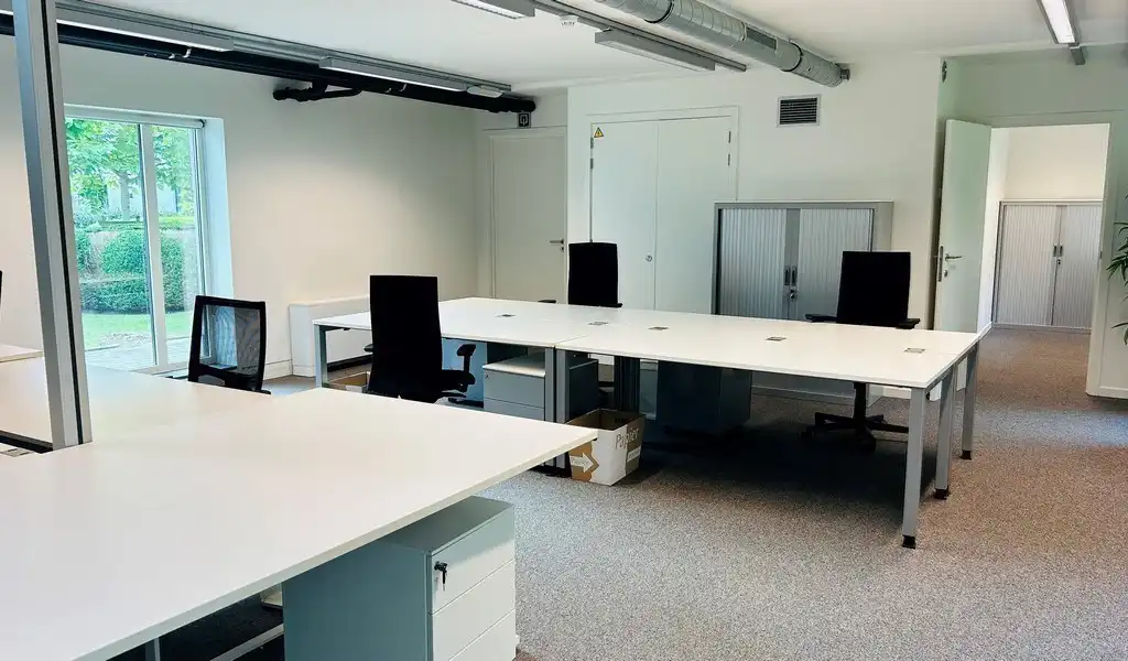 Gemeubelde kantoren in Axxes Business Center in Merelbeke foto 18