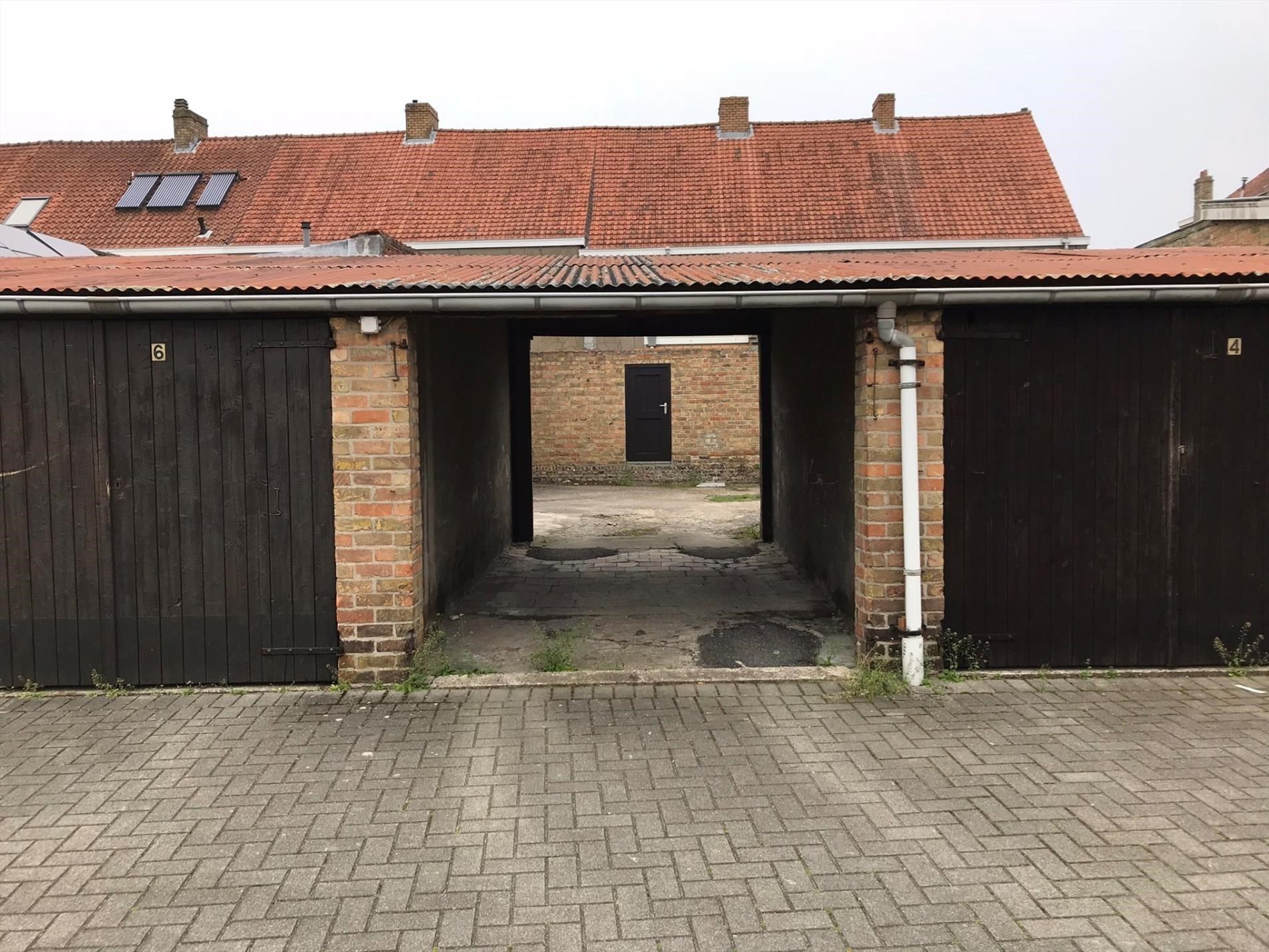 Gesloten garagebox in centrum Brugge foto 3