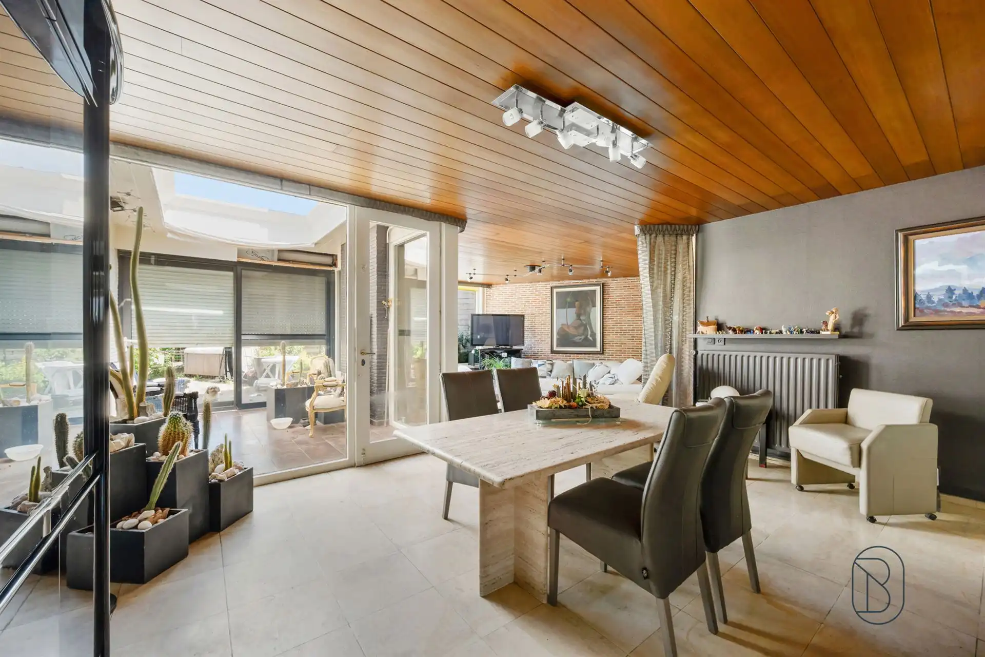 Karakteristieke woning met wellnessruimte en zwembad foto 7
