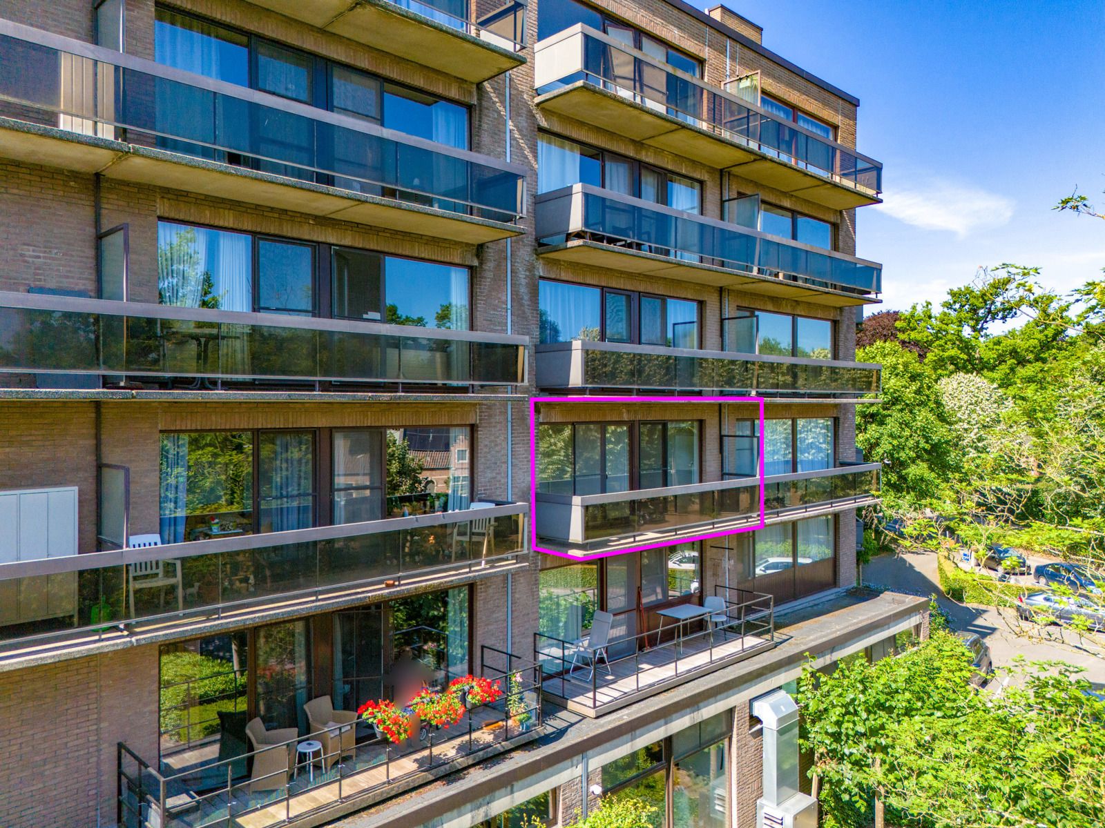 Degelijke serviceflat met terras in Residentie LINDENHOF foto 21