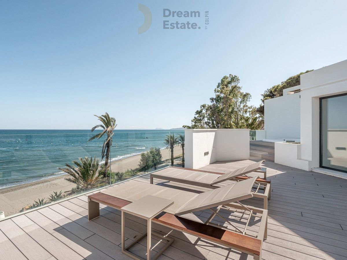 Recente woning aan het strand te Estepona, The Island. foto 1