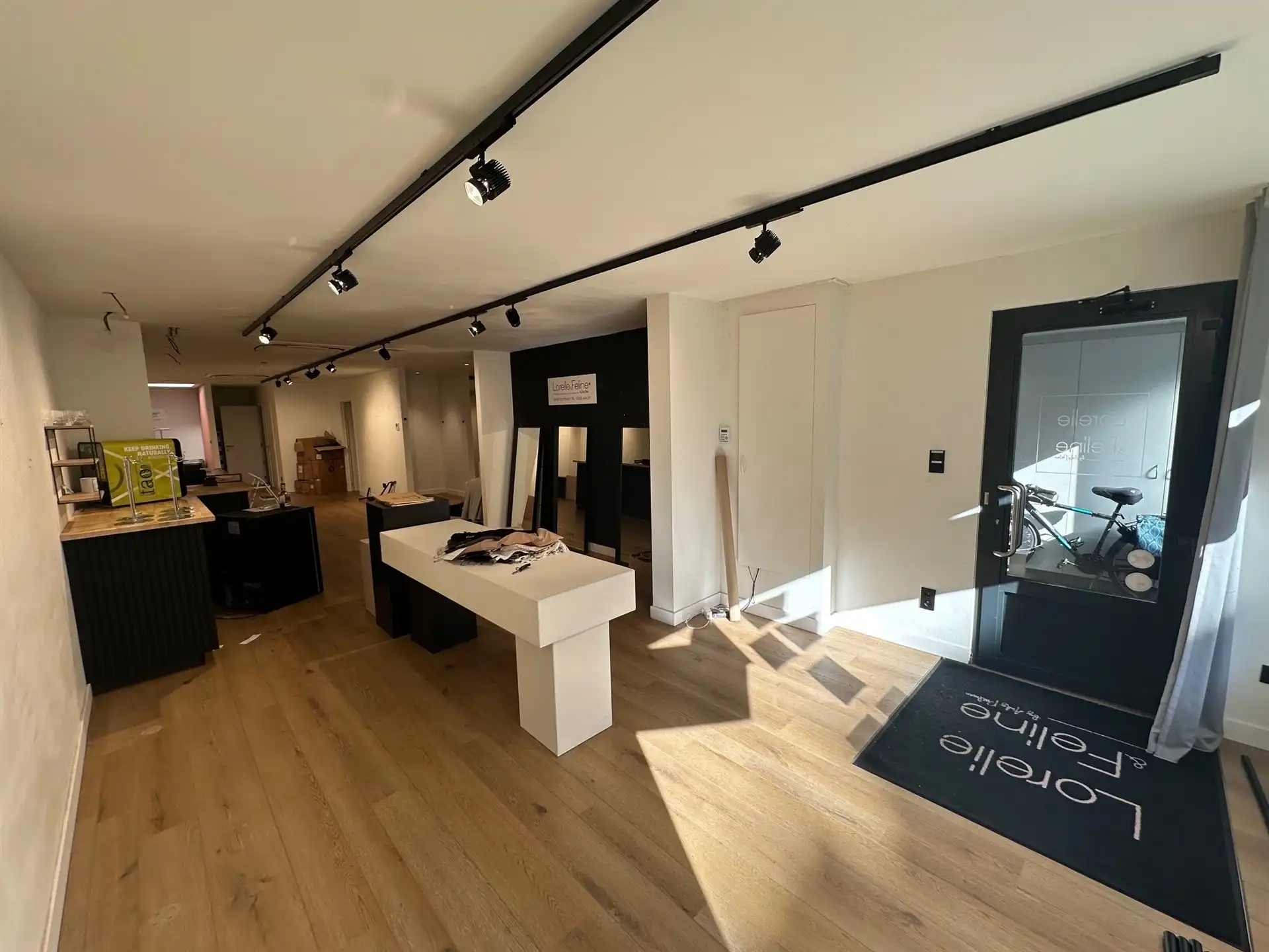 Handelsruimte of bureelruimte - 115 m² - in het centrum van Aalst foto 2