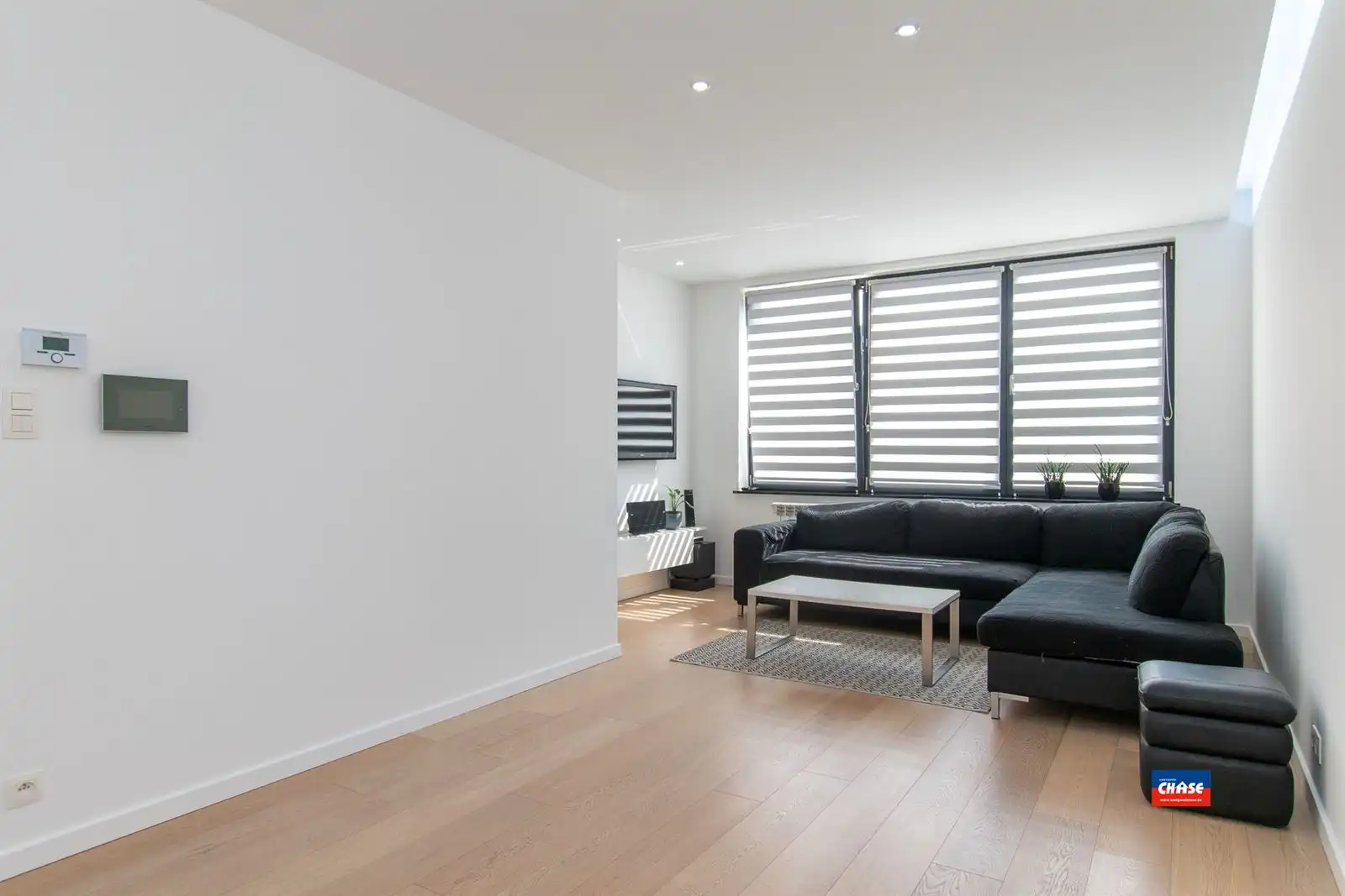 Gerenoveerde woning met terras, drie slaapkamers en garage foto 20