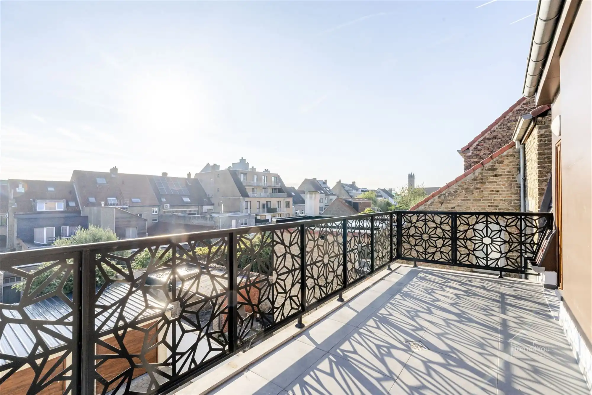 Ruim duplexappartement 4 slaapkamers 2 badkamers!  foto 3