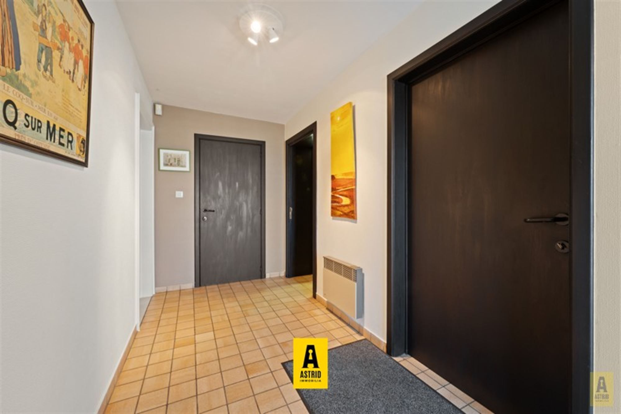 Karaktervolle voormalige dokterswoning met zee aan ruimte en mogelijkheden! foto 19