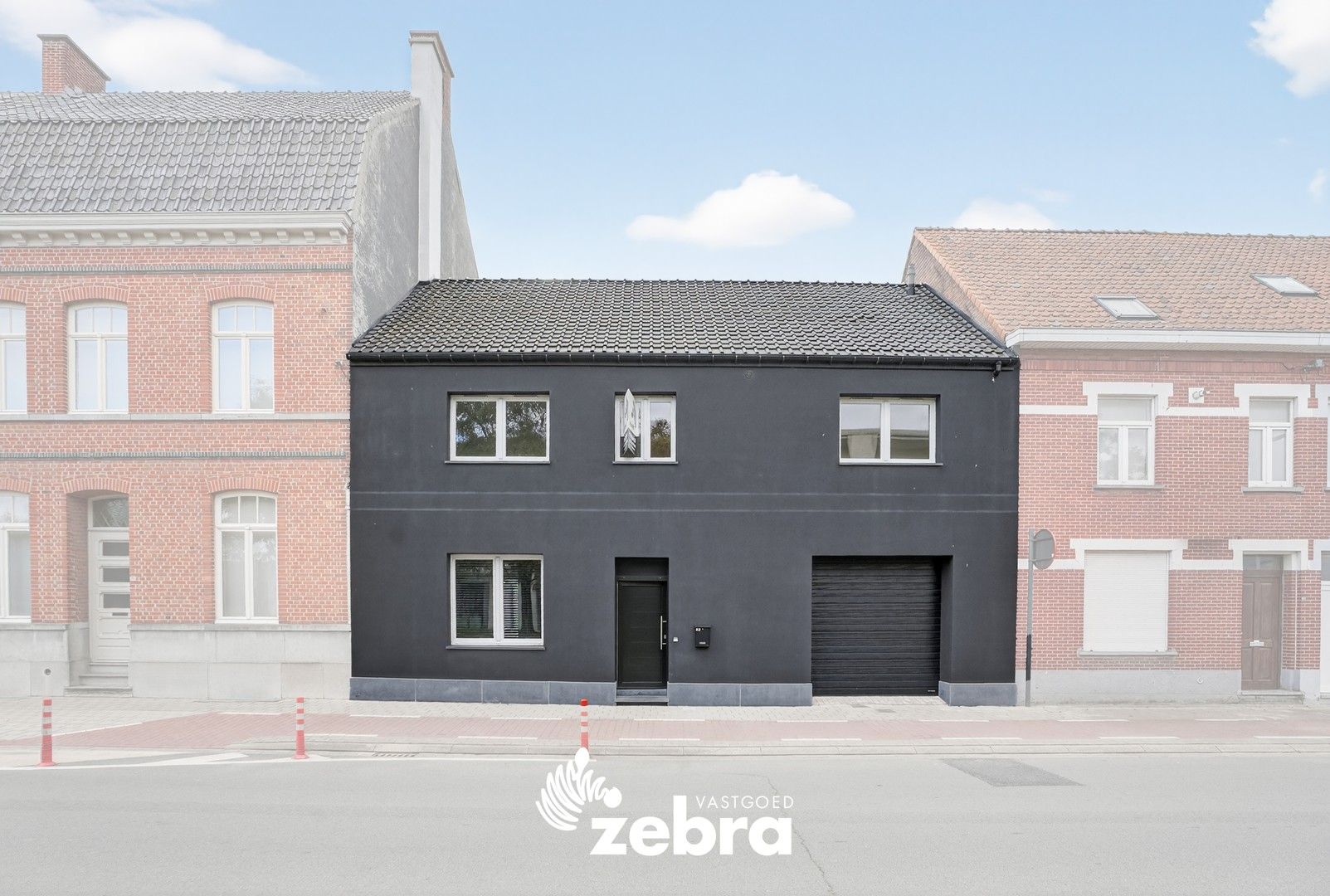 Gerenoveerde woning met 4 slaapkamers, tuin en garage te Meulebeke! foto 2