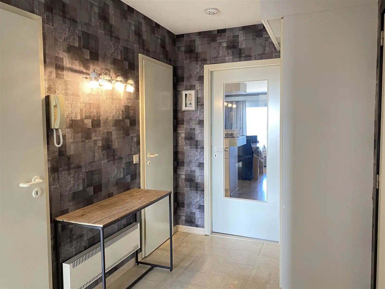 Gemeubeld appartement met frontaal zeezicht foto 10