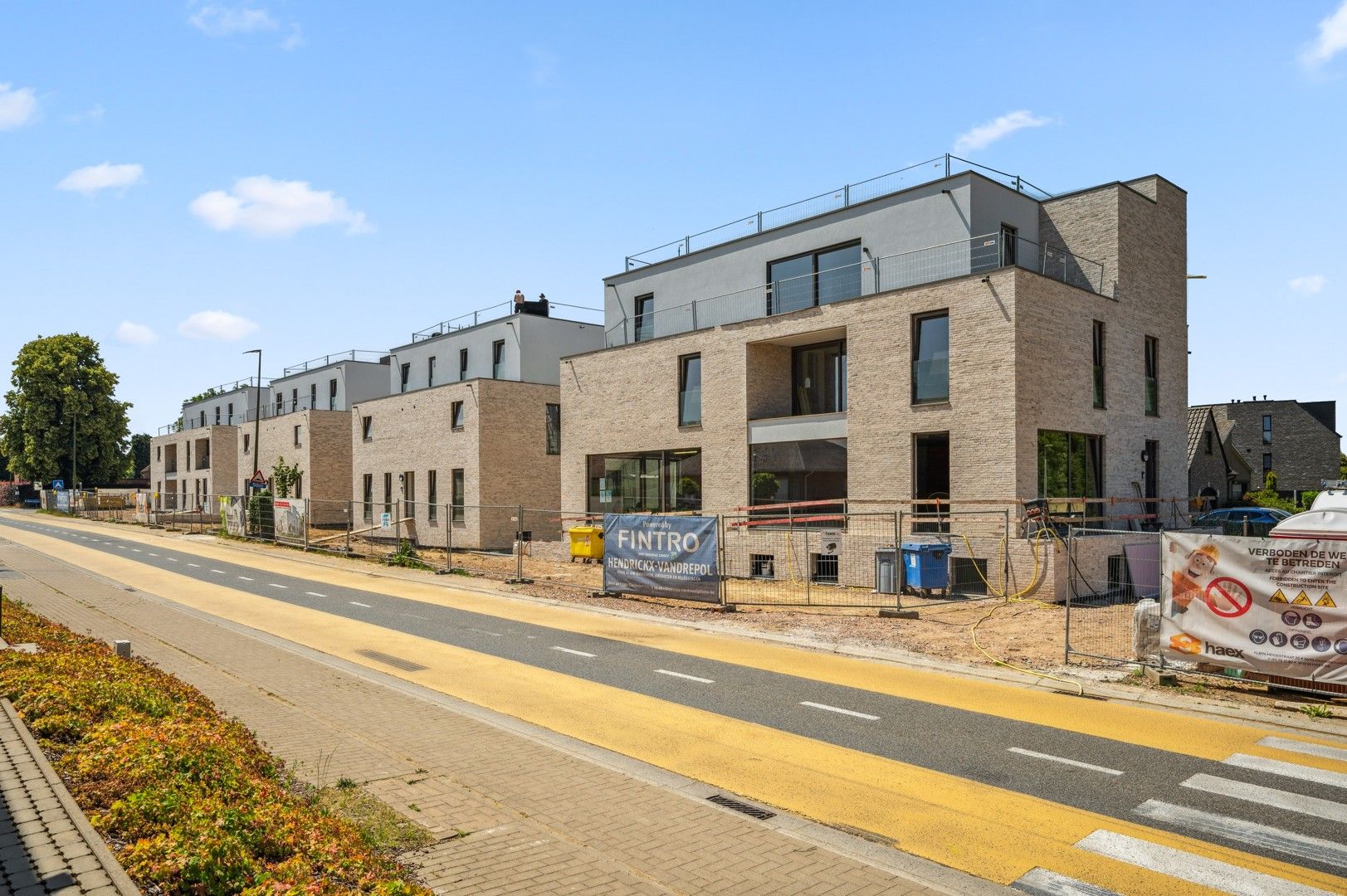 Laatste 3-slaapkamer appartement met zeer ruim leefterras foto 2