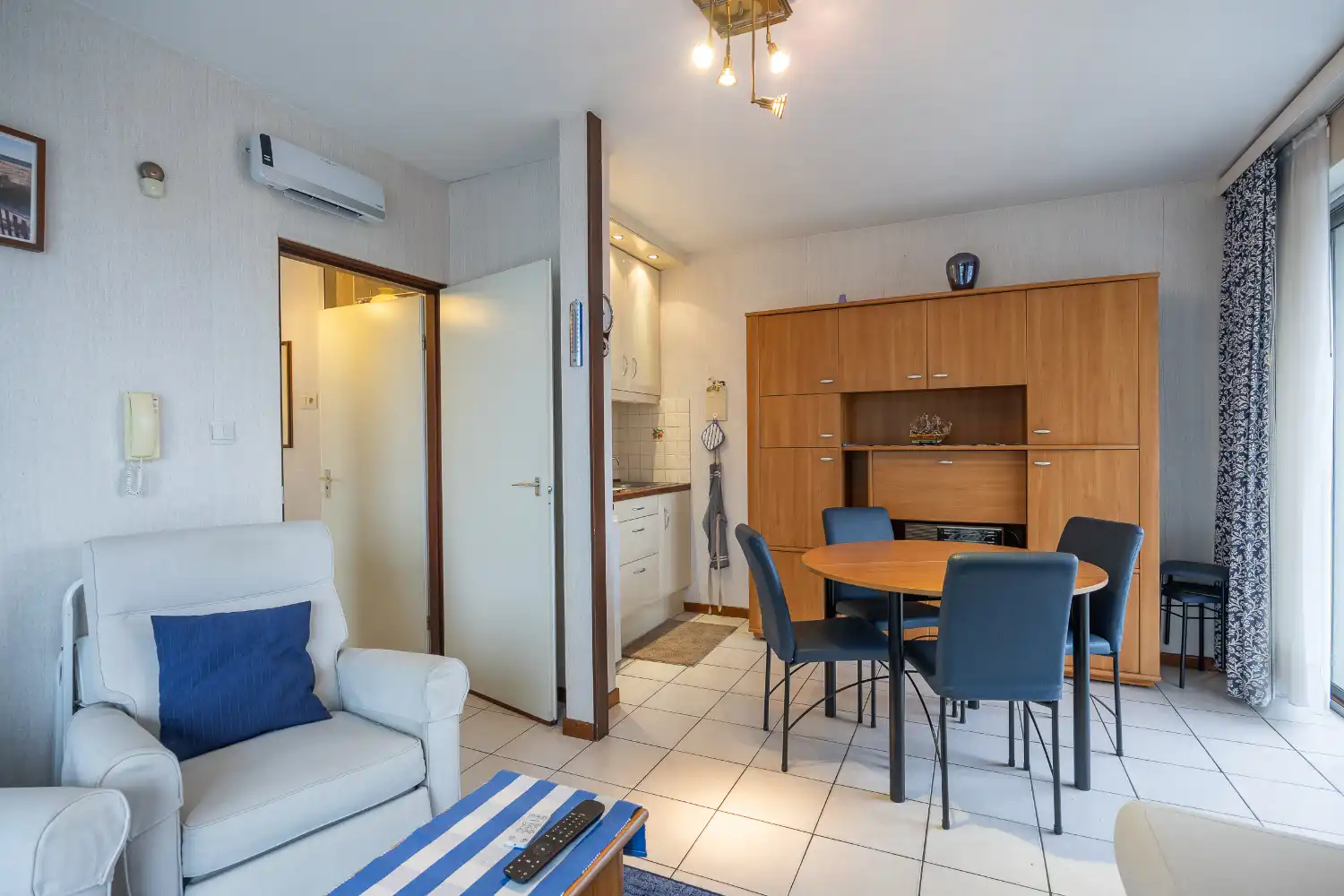 Lichtrijk éénslaapkamerappartement met zeezicht en zongericht terras op de Zeedijk foto 5