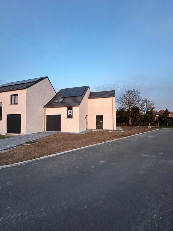 Laatste halfopen nieuwbouwwoning Jabbeke foto {{pictureIndex}}