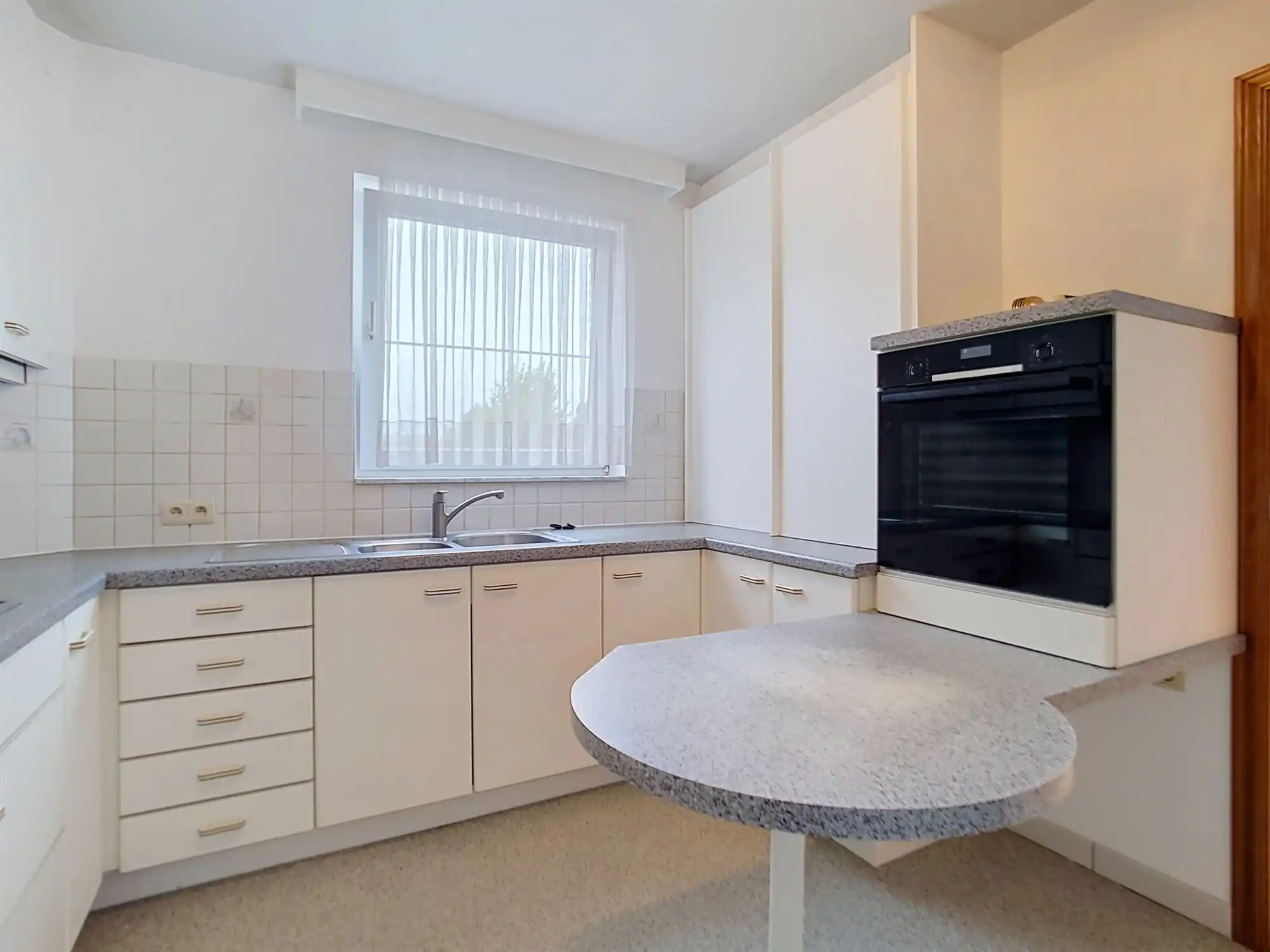 Ruim 2-slaapkamerappartement met twee terrassen op een goede locatie foto 6